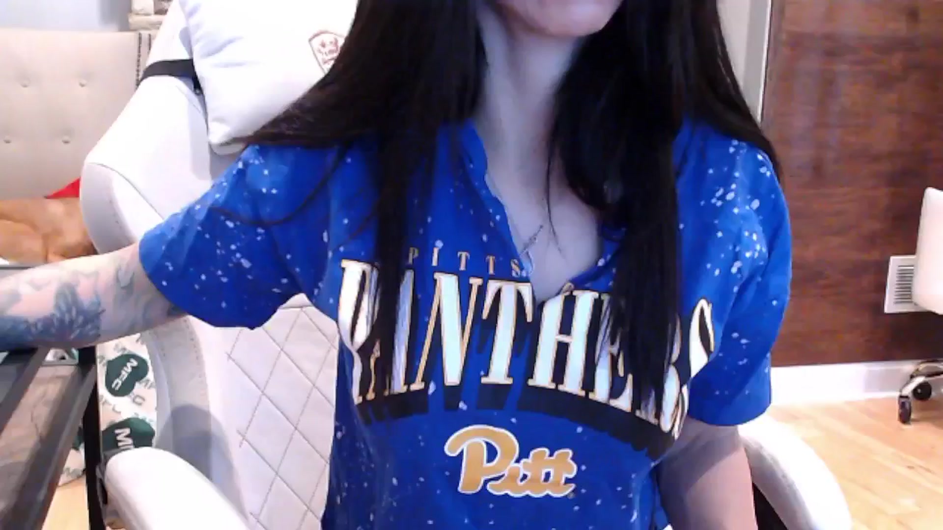 Gallery image thumbnail from AmyDay's myfreecams stream on, 11/13/2024, 16:33 image 2 of 20