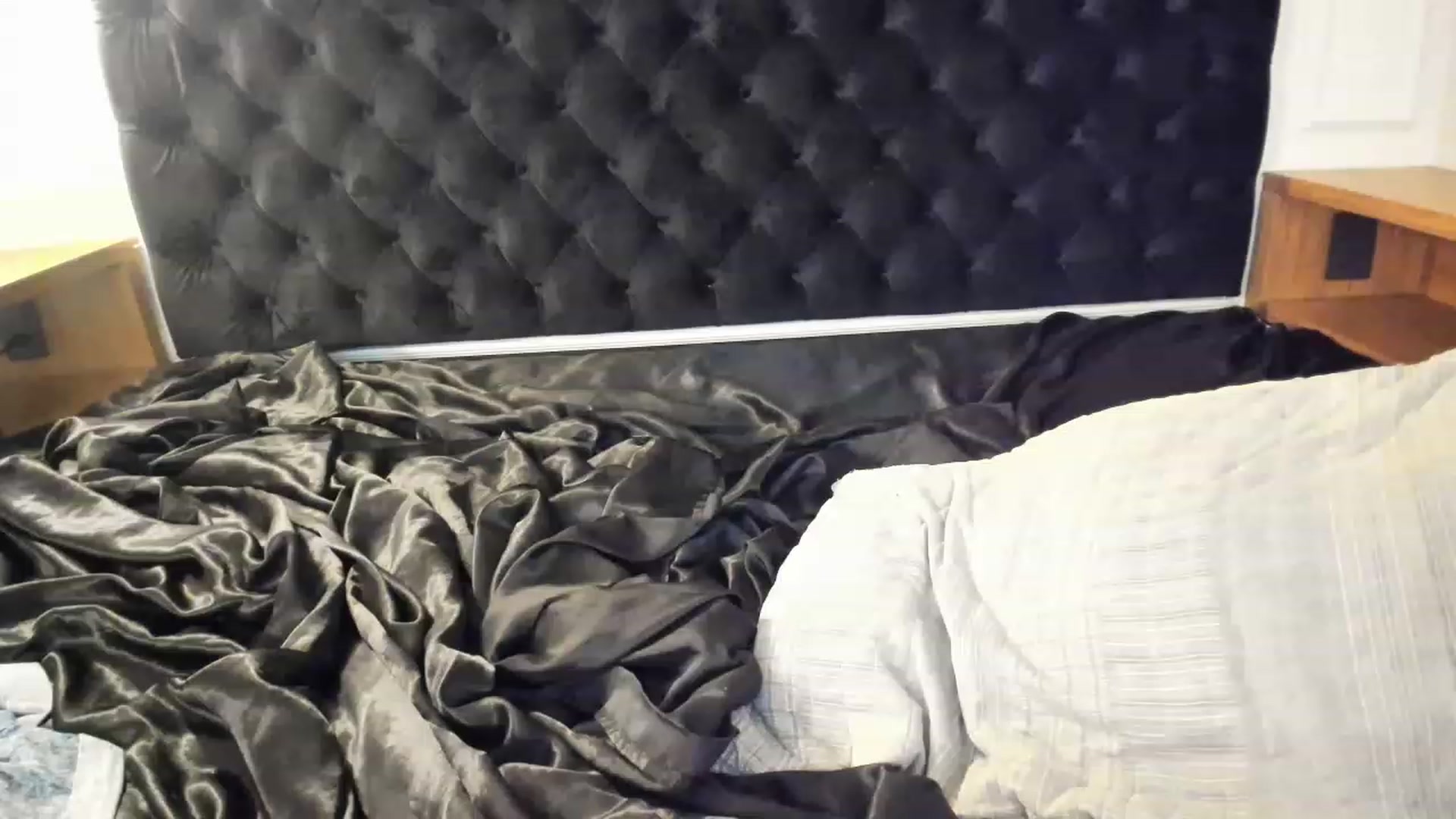 Gallery image thumbnail from AmyKGreen's myfreecams stream on, 03/20/2023, 03:51 image 10 of 20