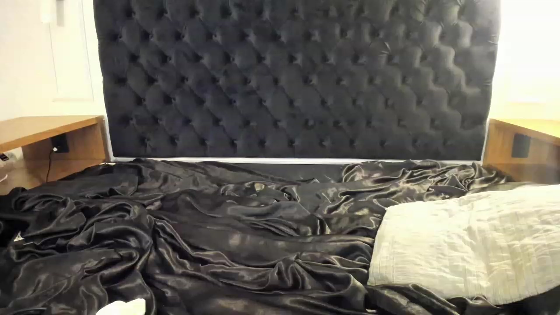 Gallery image thumbnail from AmyKGreen's myfreecams stream on, 05/02/2023, 06:17 image 5 of 20