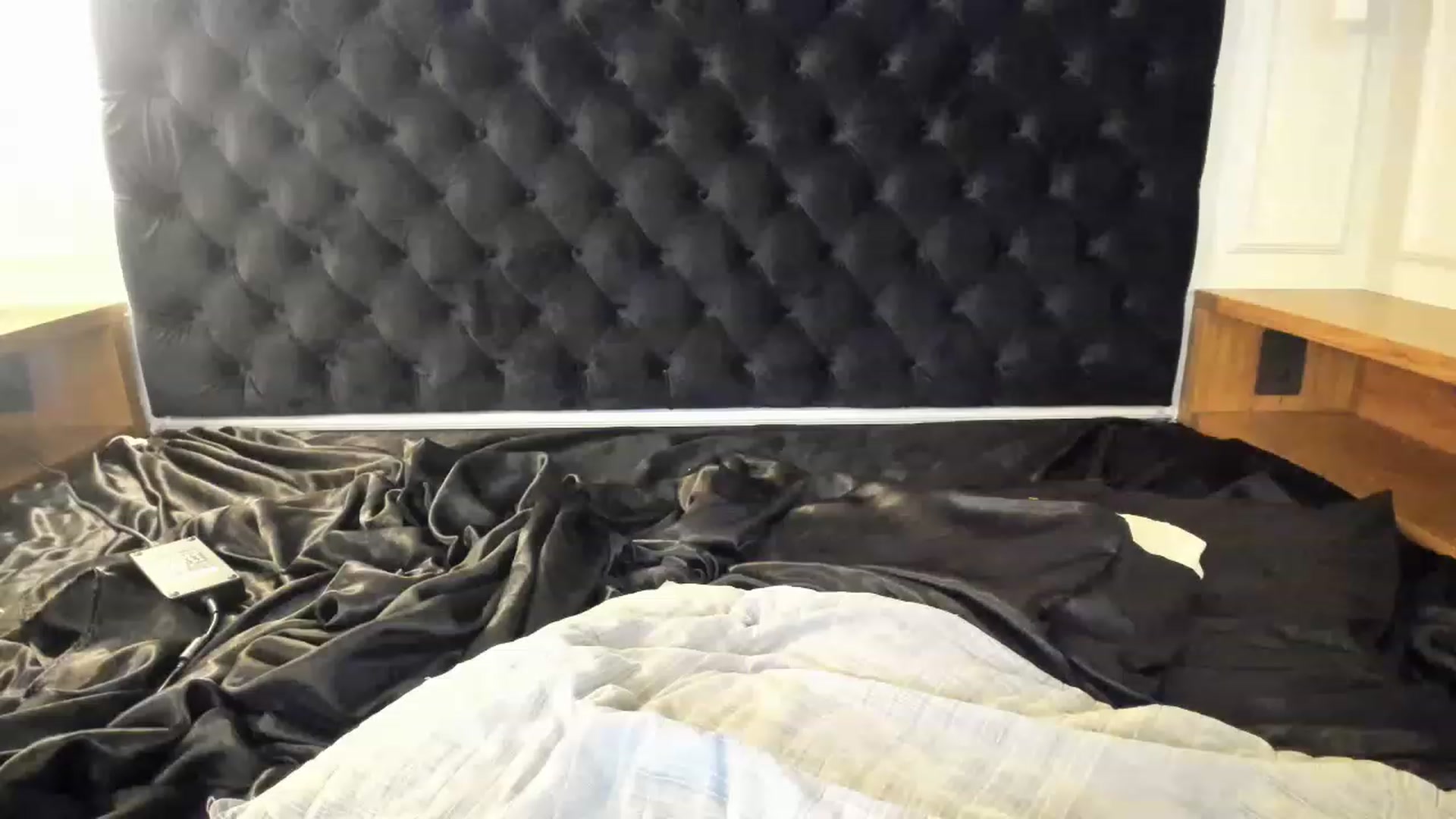 Gallery image thumbnail from AmyKGreen's myfreecams stream on, 05/06/2023, 07:58 image 15 of 20