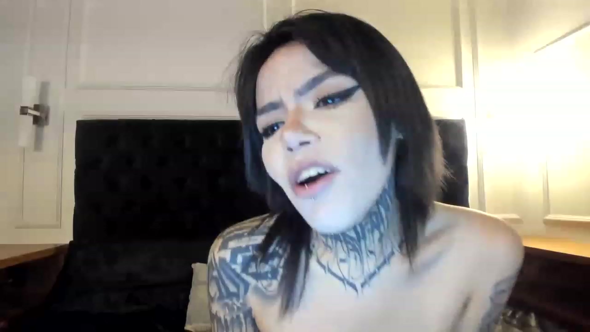 Gallery image thumbnail from AmyKGreen's myfreecams stream on, 06/18/2023, 07:59 image 3 of 20