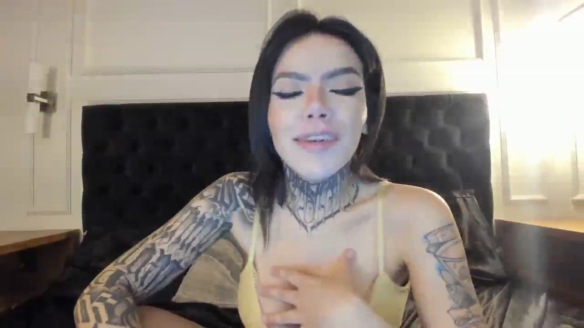 Gallery image thumbnail from AmyKGreen's myfreecams stream on, 07/24/2023, 05:08 image 19 of 20