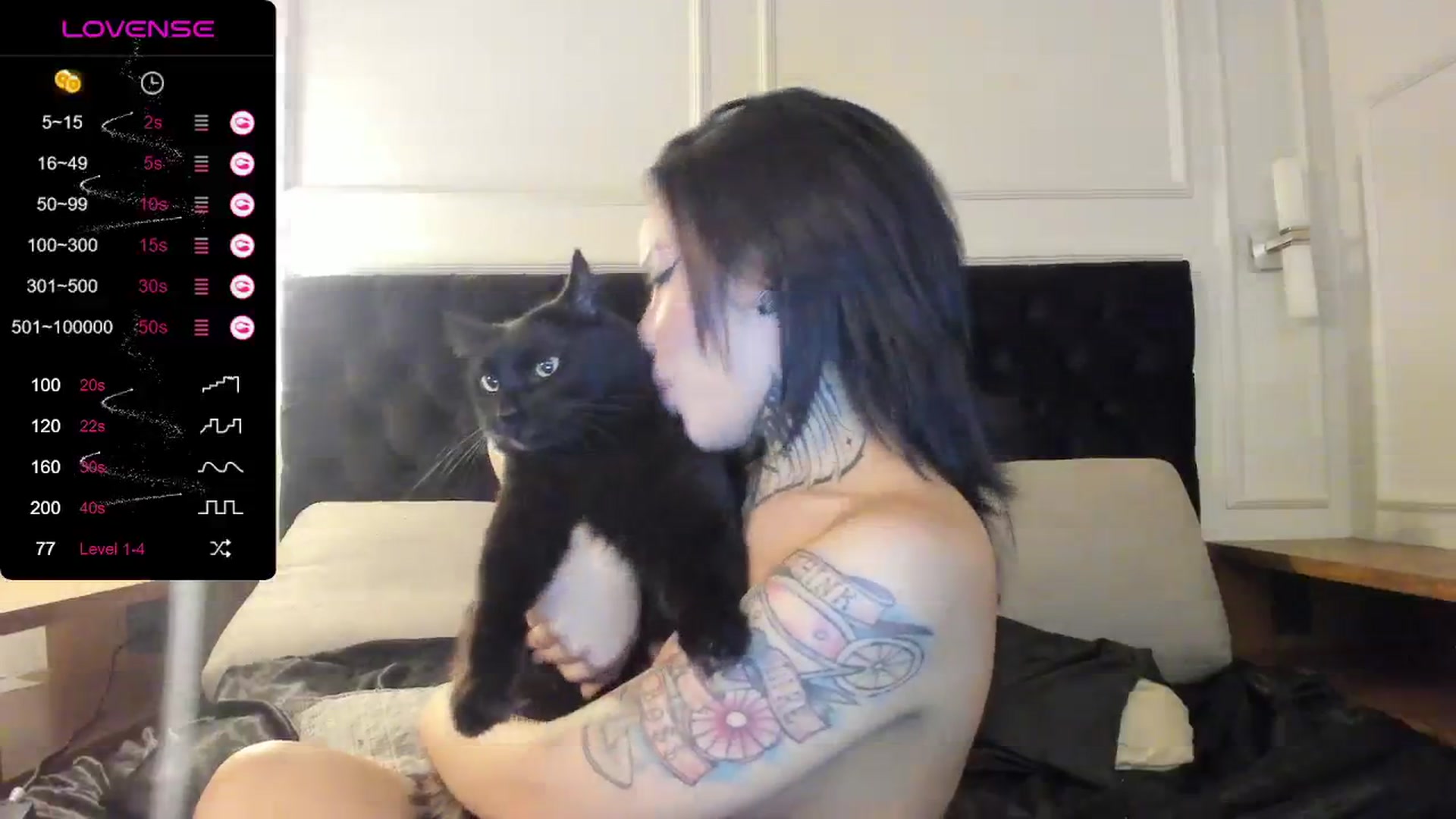 Gallery image thumbnail from AmyKGreen's myfreecams stream on, 03/19/2024, 07:38 image 7 of 20