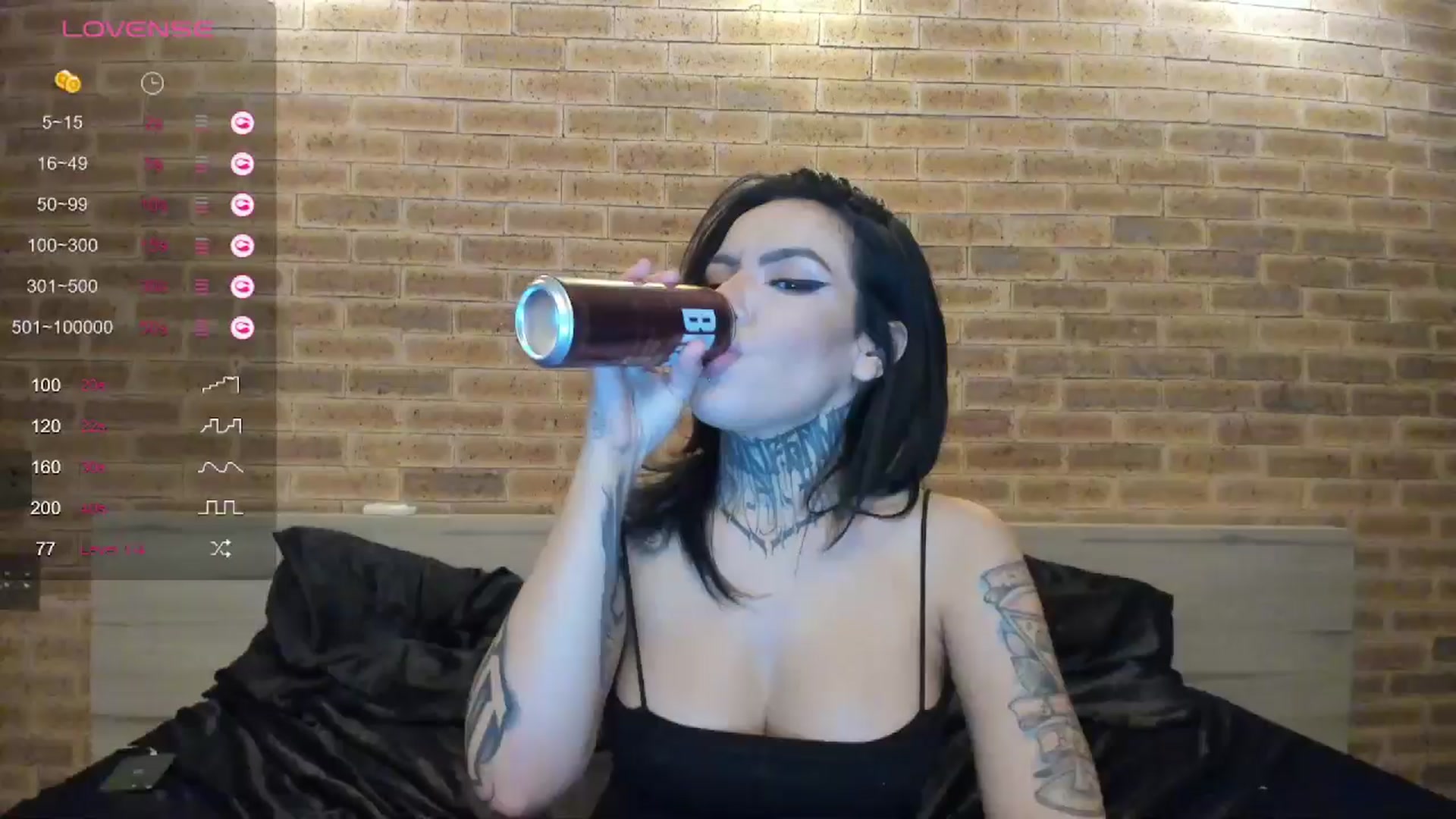 Gallery image thumbnail from AmyKGreen's myfreecams stream on, 06/26/2024, 08:25 image 18 of 20