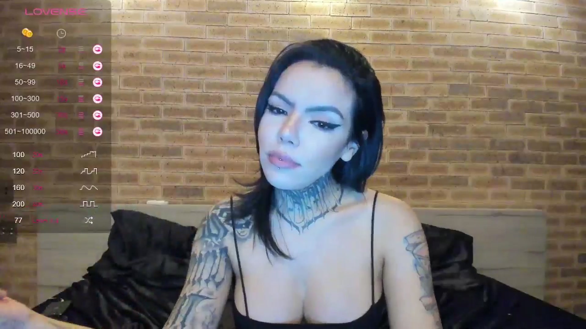 Gallery image thumbnail from AmyKGreen's myfreecams stream on, 06/26/2024, 08:25 image 10 of 20