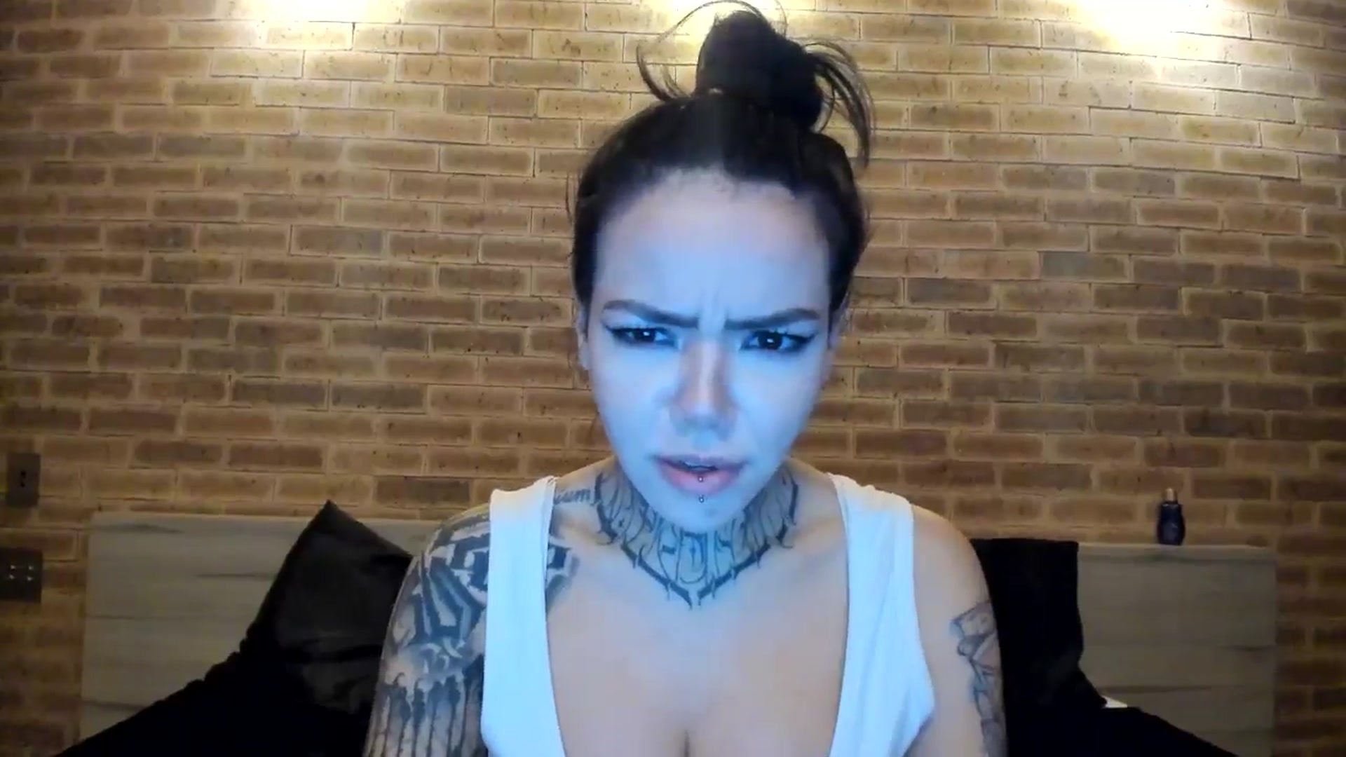 Gallery image thumbnail from AmyKGreen's myfreecams stream on, 08/11/2024, 09:49 image 9 of 20