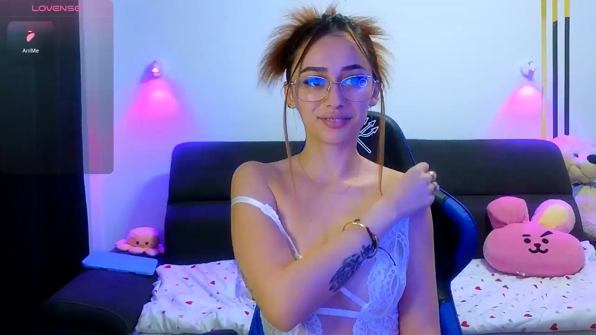 Gallery image thumbnail from AmyKentt's myfreecams stream on, 02/16/2025, 16:06 image 11 of 20