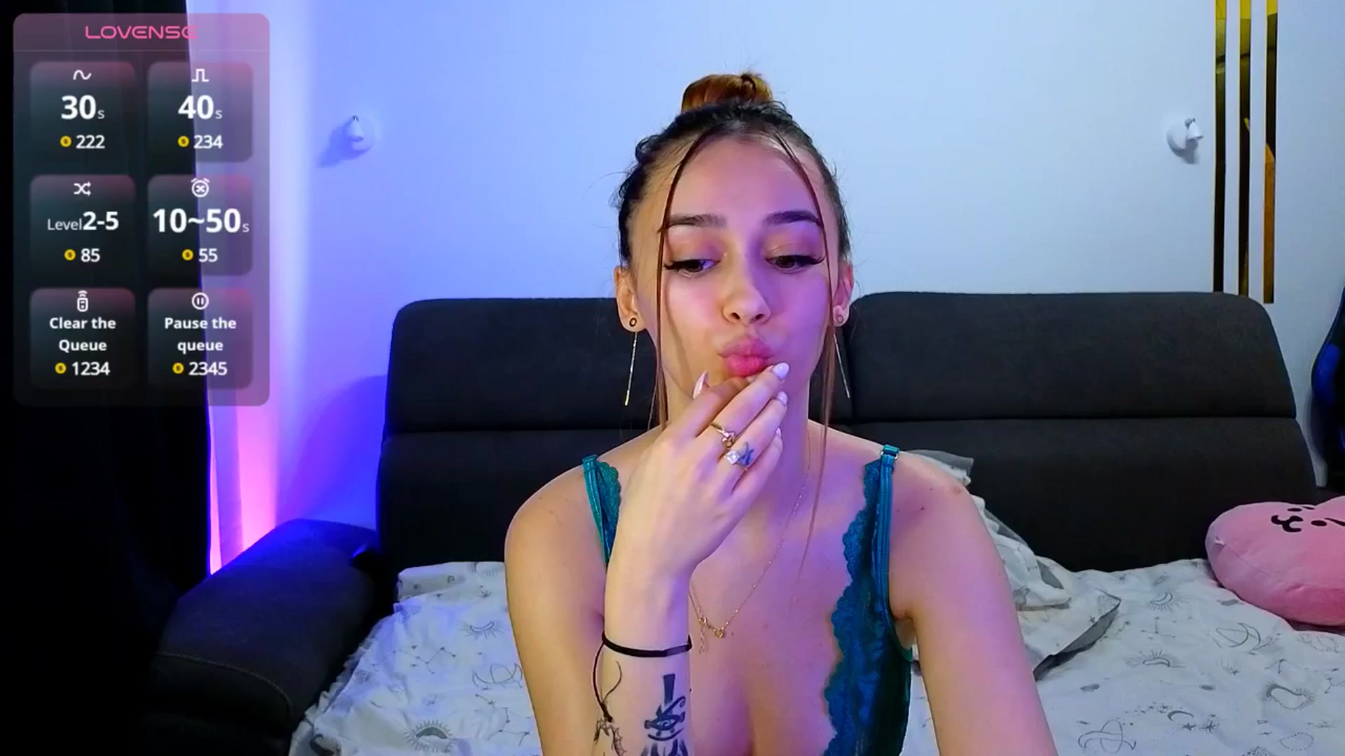 Gallery image thumbnail from AmyKentt's myfreecams stream on, 05/04/2025, 18:20 image 3 of 20