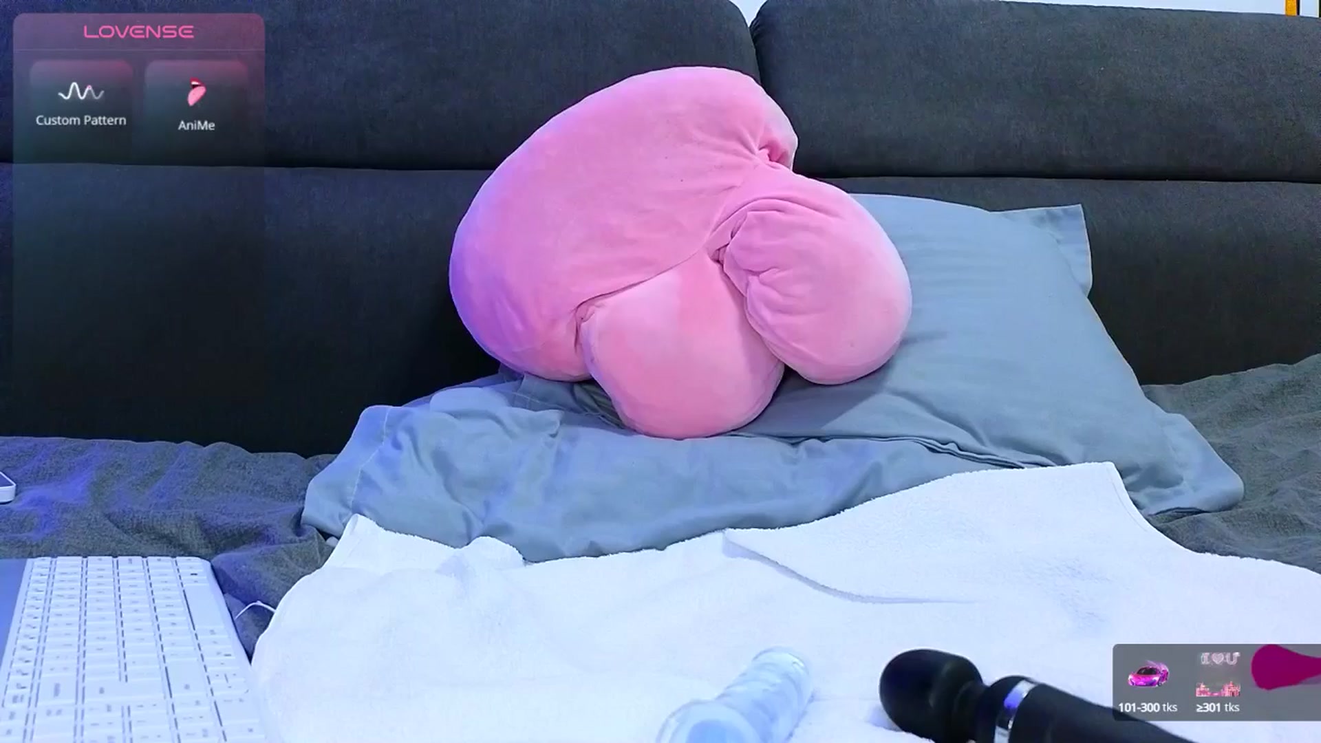 Gallery image thumbnail from AmyKentt's myfreecams stream on, 06/27/2025, 18:21 image 13 of 20