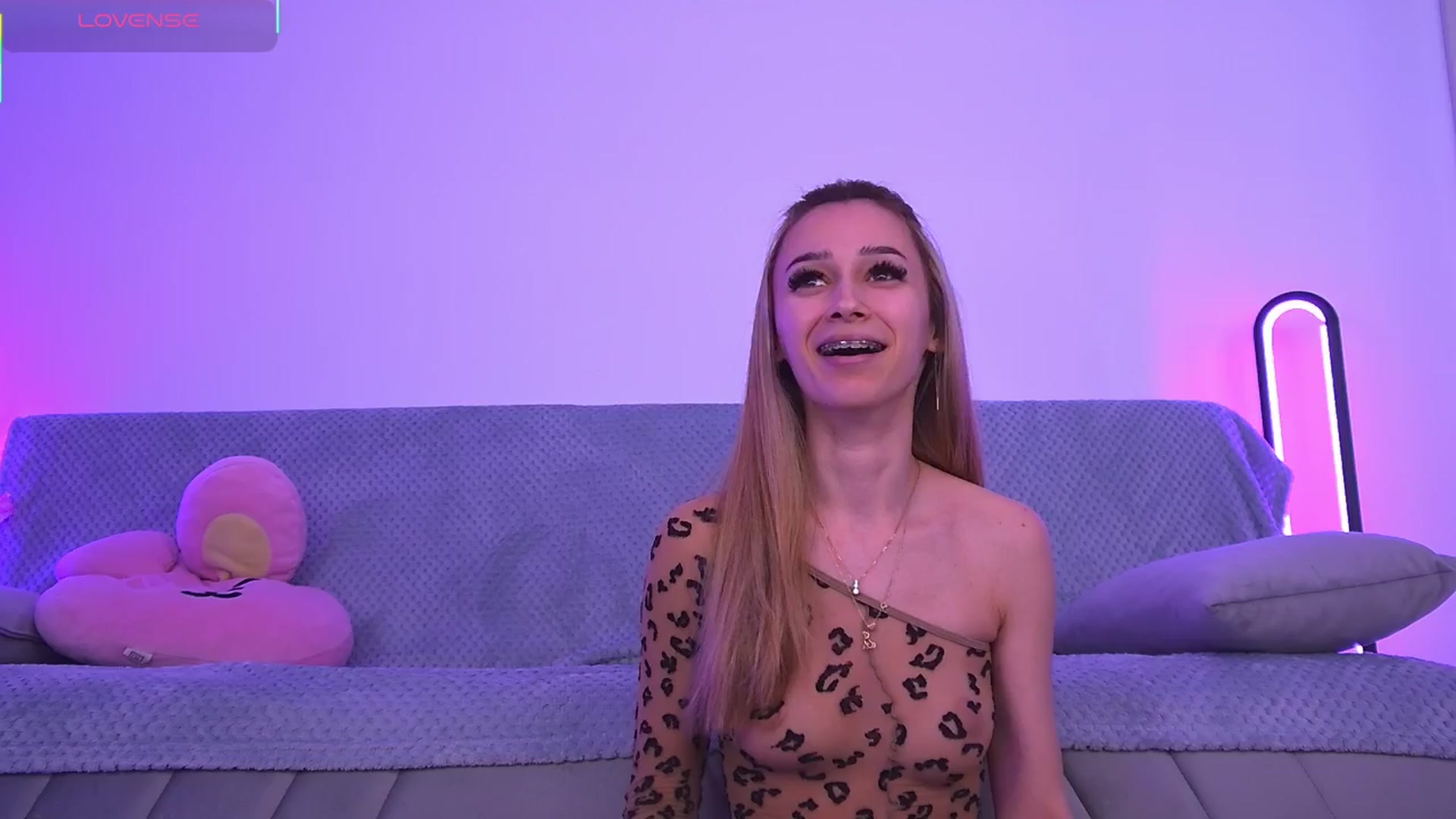 Gallery image thumbnail from AmyKentt's myfreecams stream on, 04/26/2026, 18:15 image 6 of 20