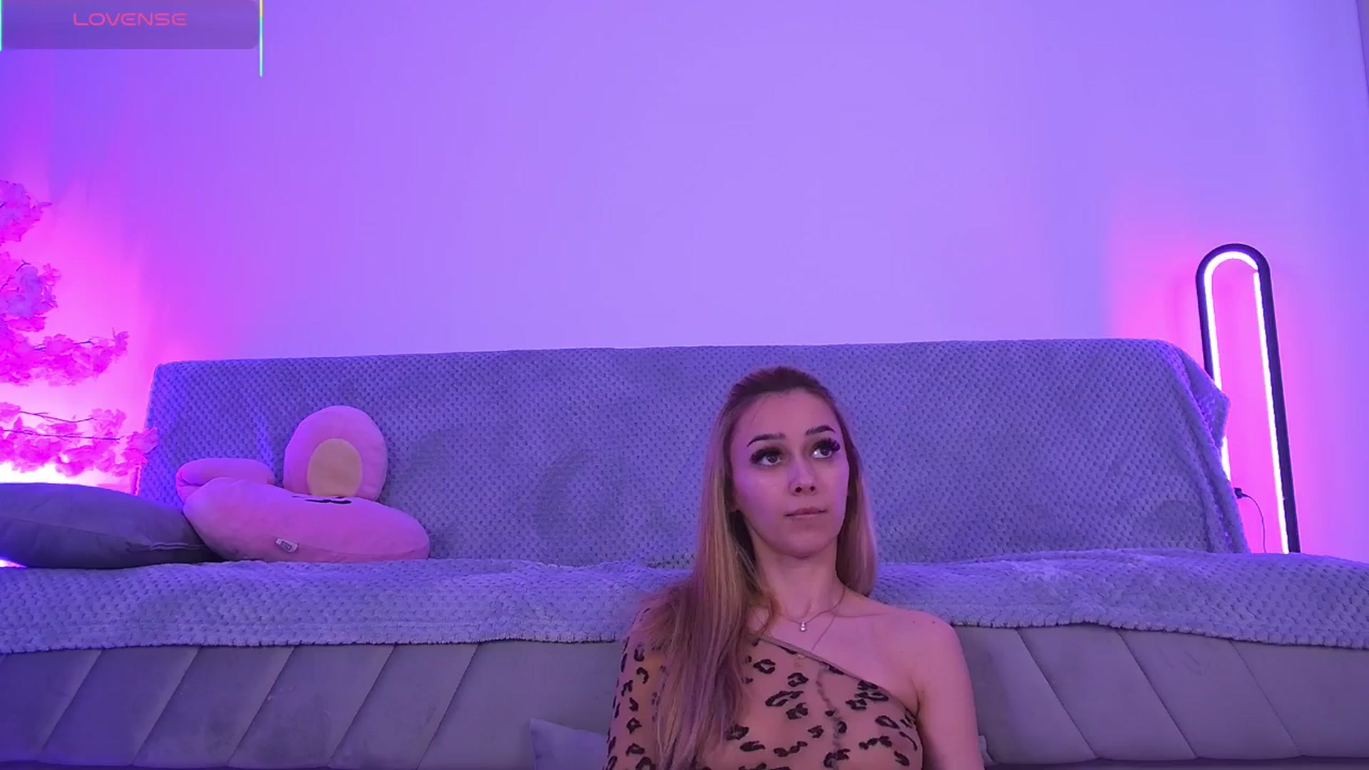 Gallery image thumbnail from AmyKentt's myfreecams stream on, 04/26/2026, 21:38 image 15 of 20