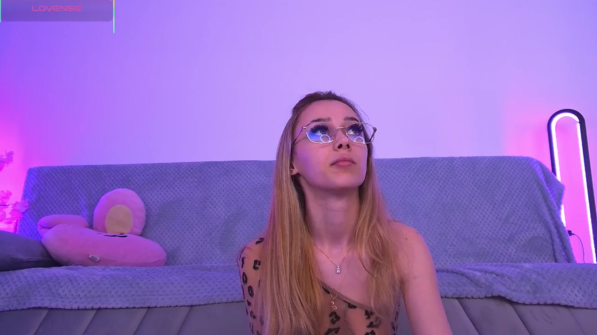 Gallery image thumbnail from AmyKentt's myfreecams stream on, 04/26/2026, 21:38 image 4 of 20