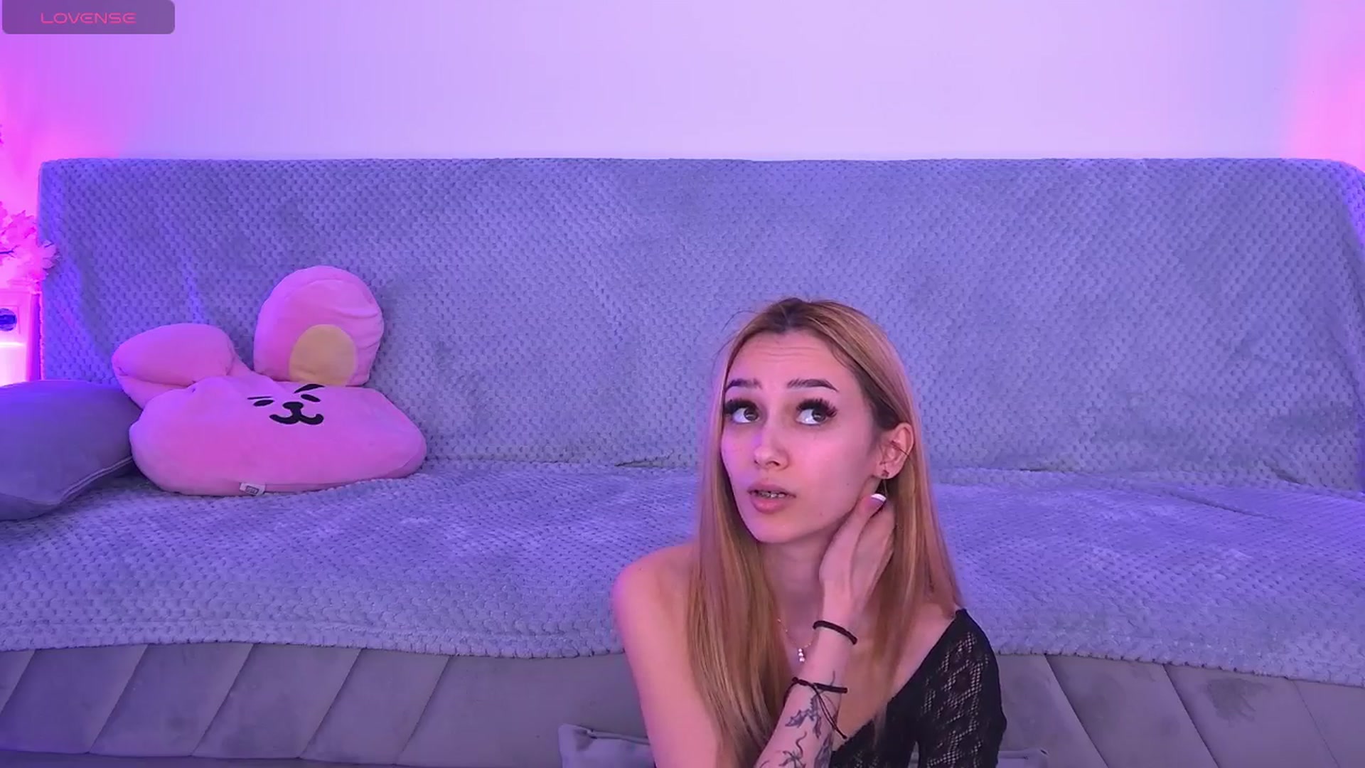 Gallery image thumbnail from AmyKentt's myfreecams stream on, 04/27/2026, 18:19 image 4 of 20