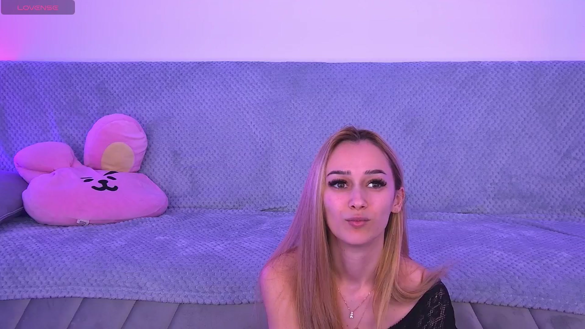 Gallery image thumbnail from AmyKentt's myfreecams stream on, 04/27/2026, 18:19 image 2 of 20