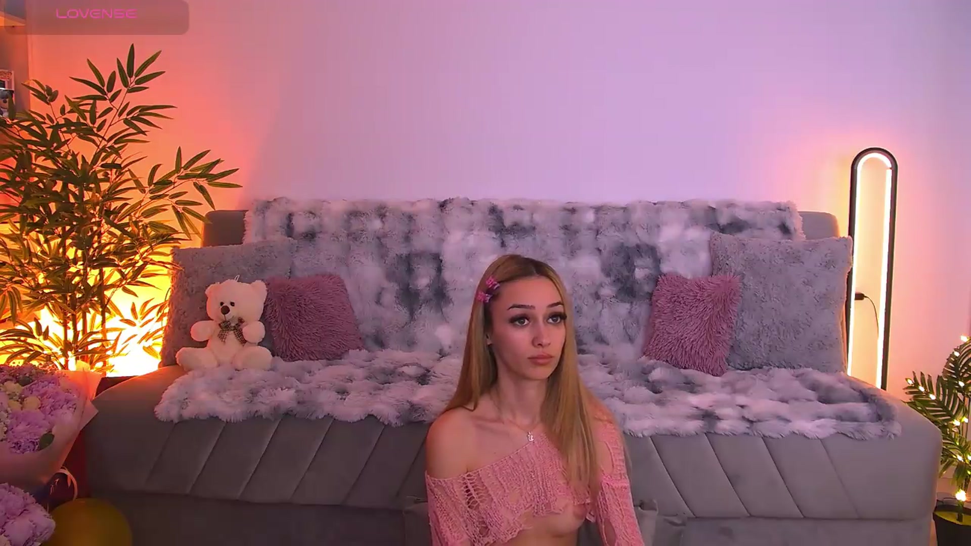 Gallery image thumbnail from AmyKentt's myfreecams stream on, 05/18/2026, 24:22 image 8 of 20