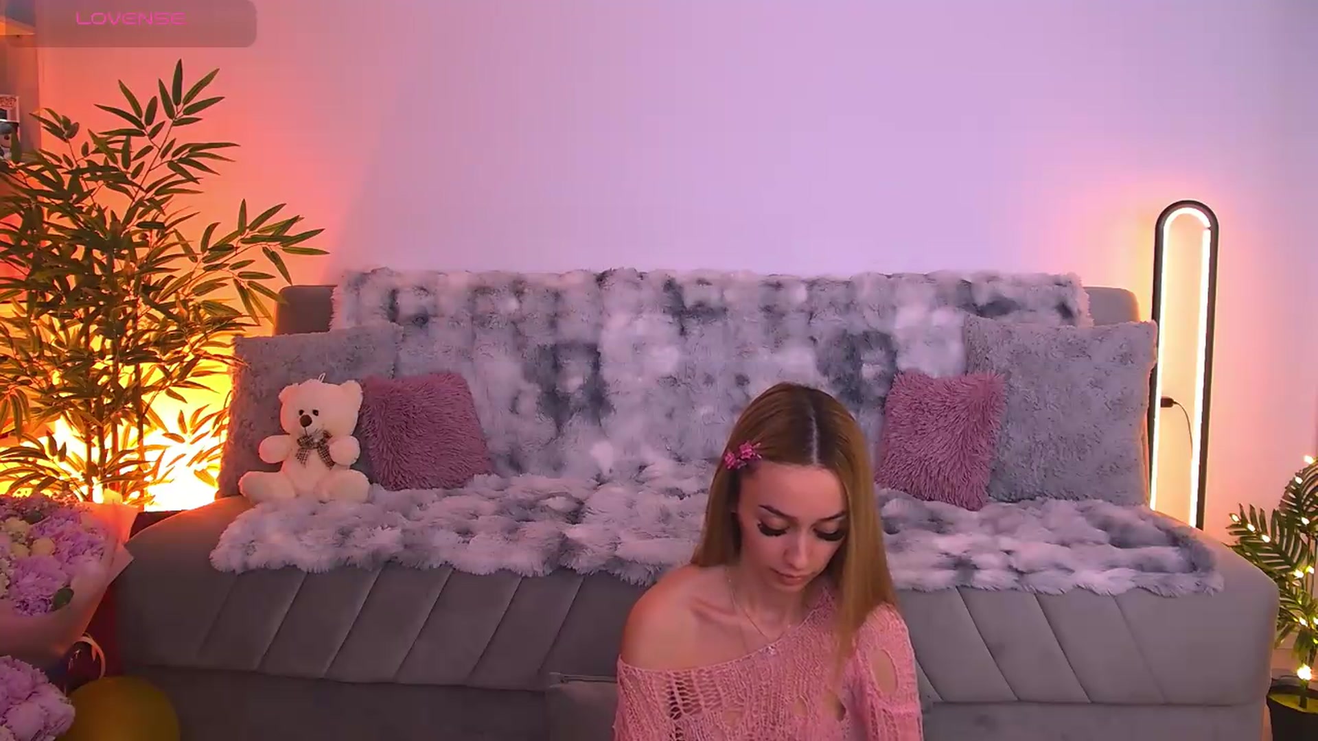 Gallery image thumbnail from AmyKentt's myfreecams stream on, 05/18/2026, 24:22 image 5 of 20