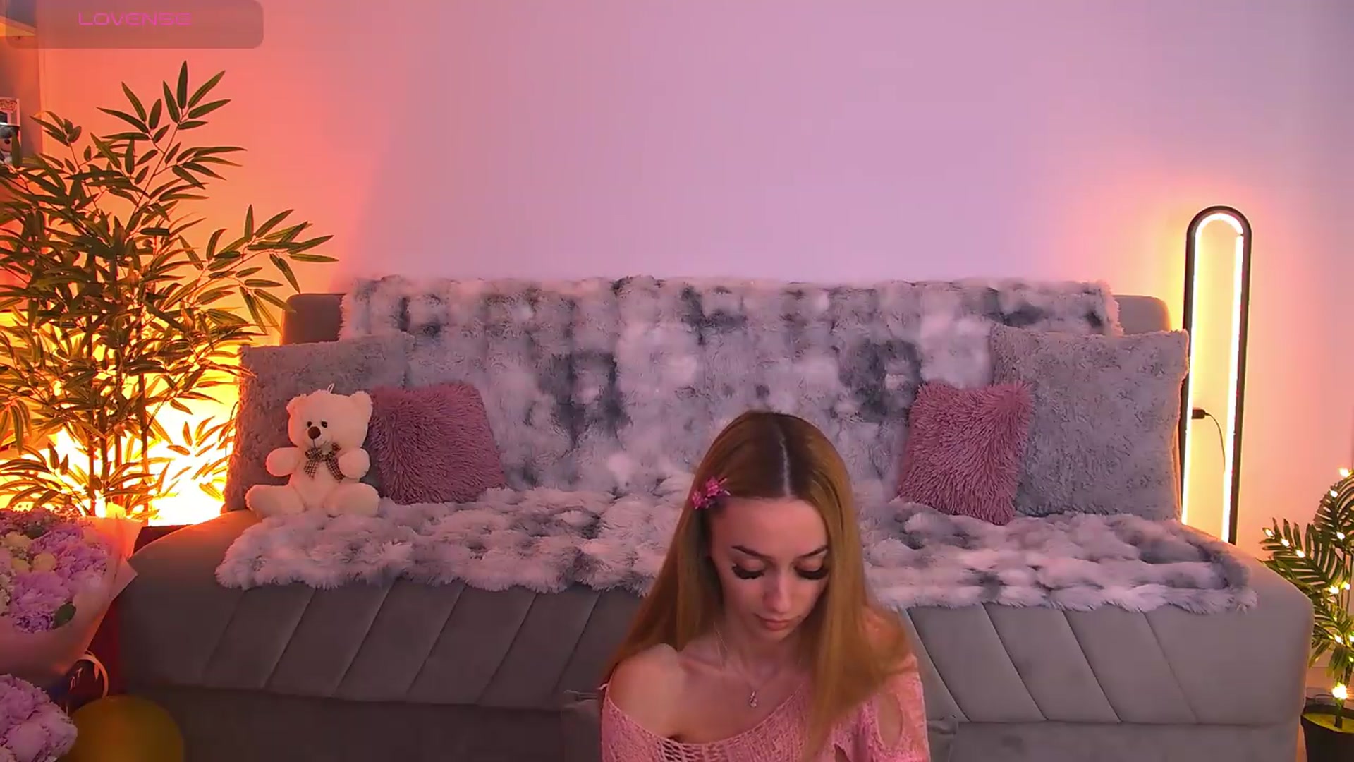 Gallery image thumbnail from AmyKentt's myfreecams stream on, 05/18/2026, 24:22 image 6 of 20