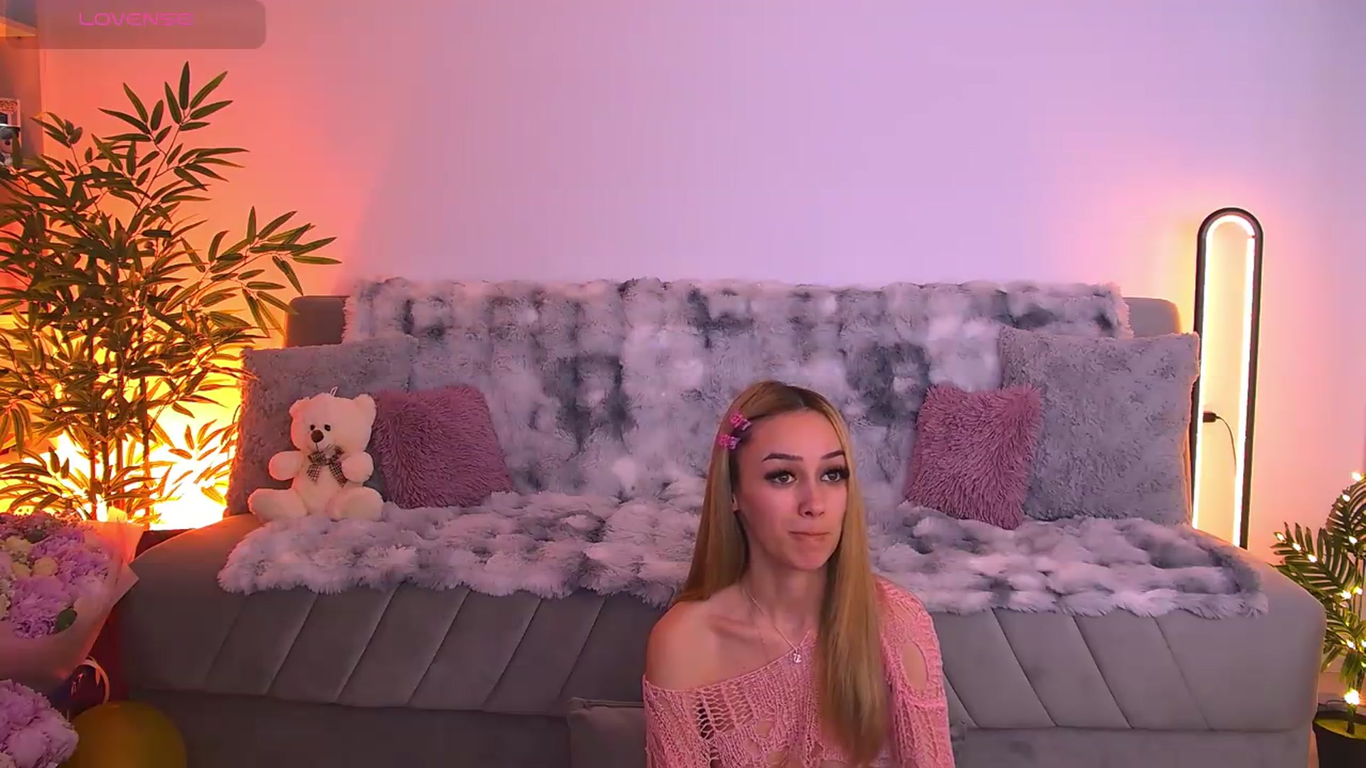 Gallery image thumbnail from AmyKentt's myfreecams stream on, 05/18/2026, 24:22 image 2 of 20
