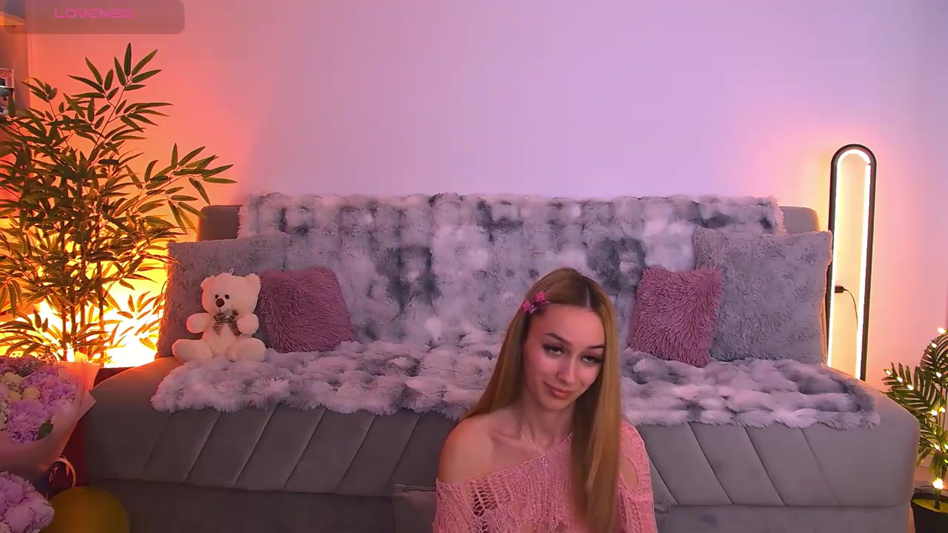 Gallery image thumbnail from AmyKentt's myfreecams stream on, 05/18/2026, 24:22 image 4 of 20