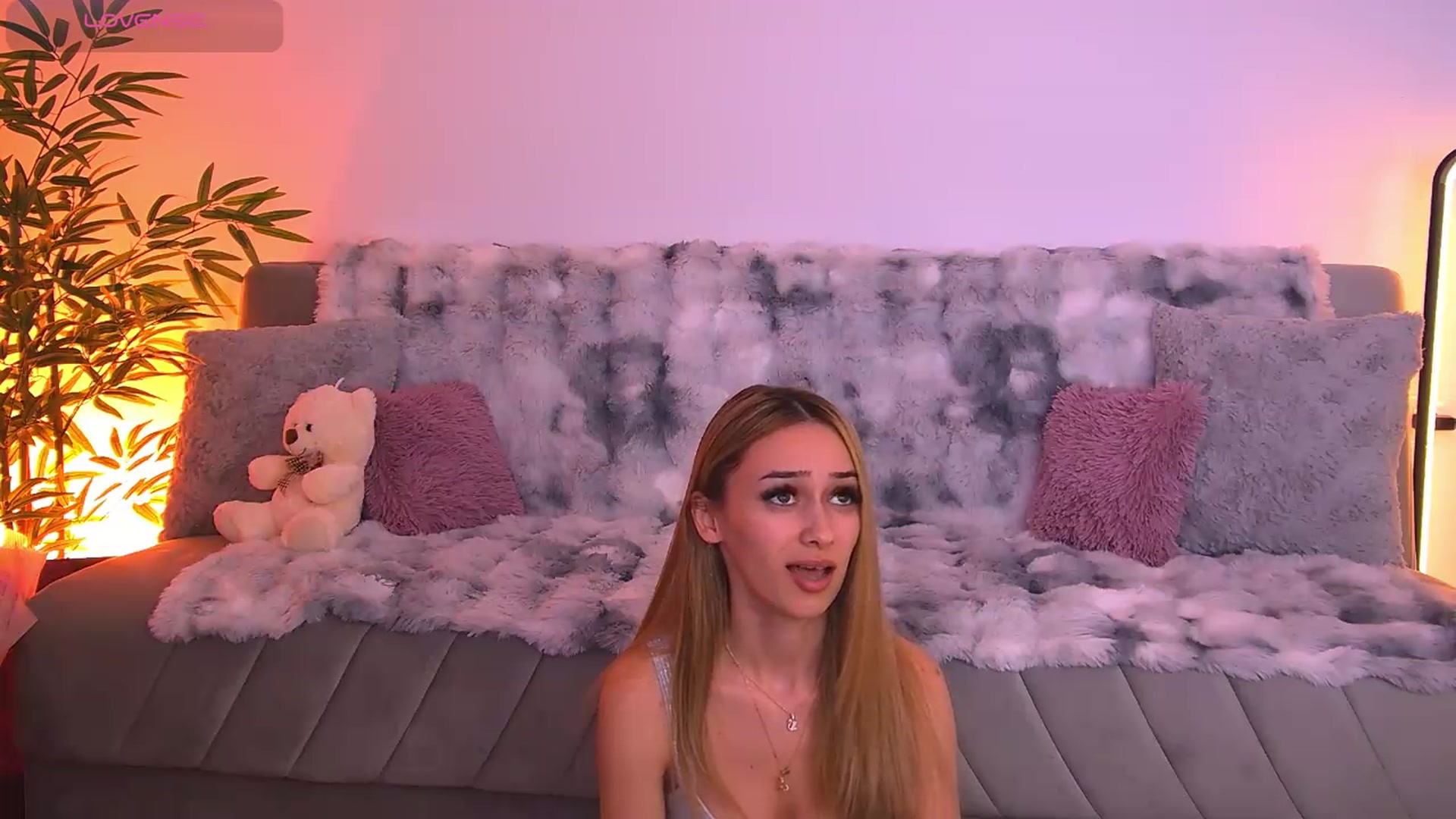 Gallery image thumbnail from AmyKentt's myfreecams stream on, 05/18/2026, 18:47 image 5 of 20