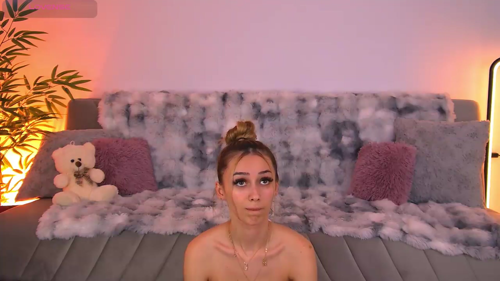 Gallery image thumbnail from AmyKentt's myfreecams stream on, 05/19/2026, 23:57 image 7 of 20