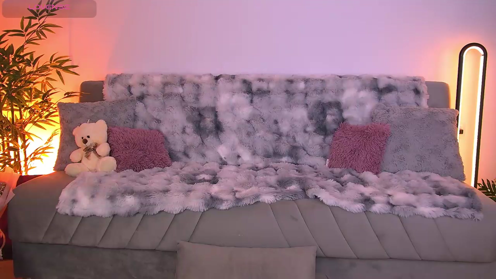 Gallery image thumbnail from AmyKentt's myfreecams stream on, 05/24/2026, 22:17 image 17 of 20