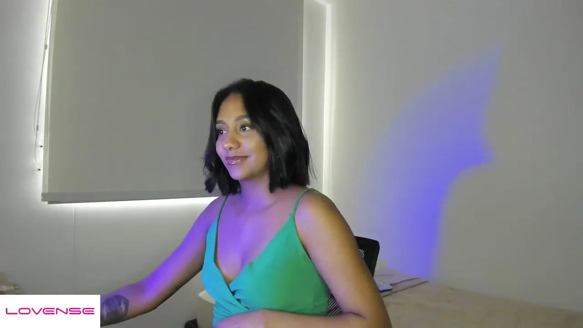 Gallery image thumbnail from AmyLeer_'s myfreecams stream on, 11/17/2025, 22:38 image 12 of 20