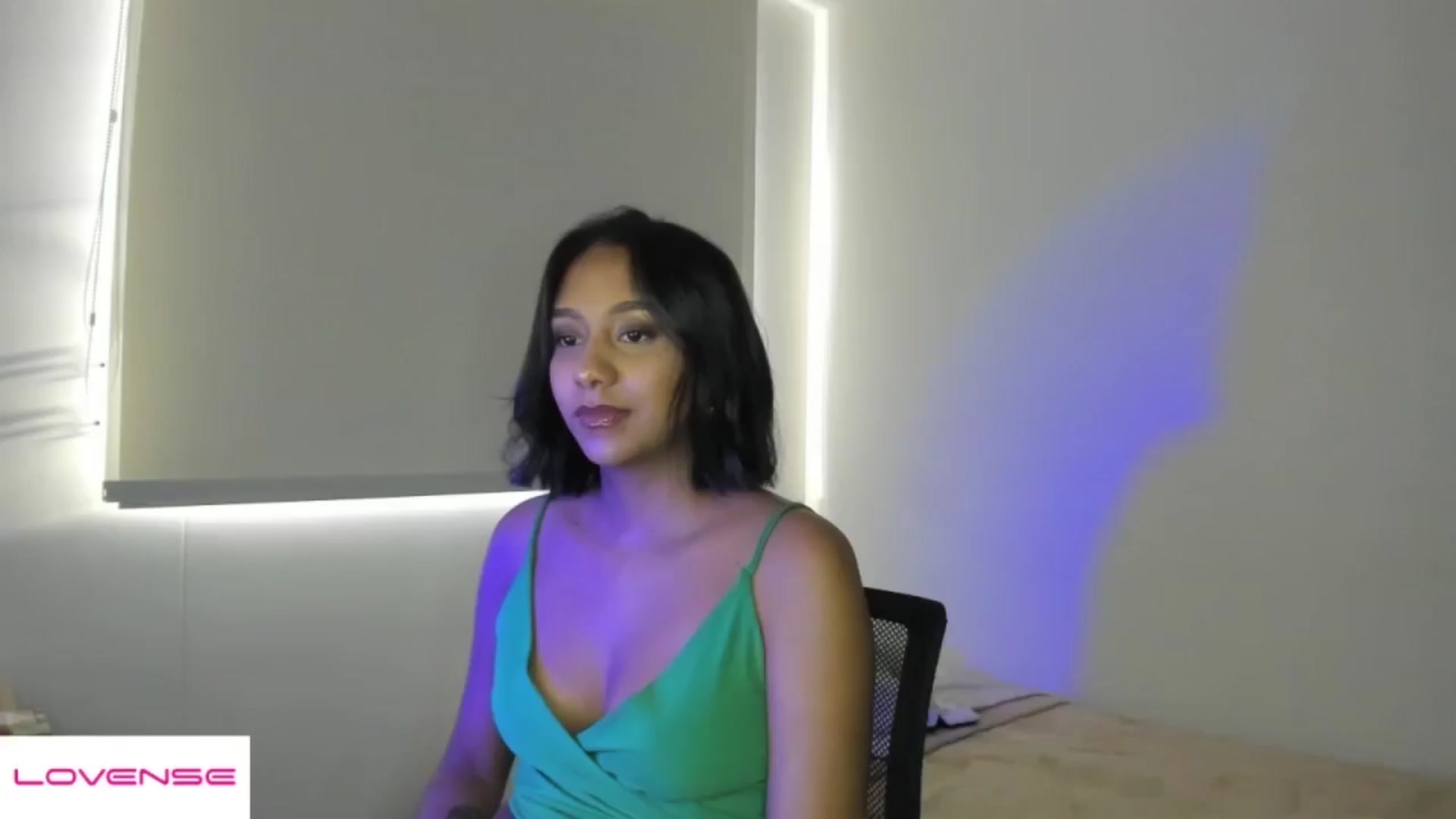 Gallery image thumbnail from AmyLeer_'s myfreecams stream on, 11/17/2025, 22:38 image 7 of 20