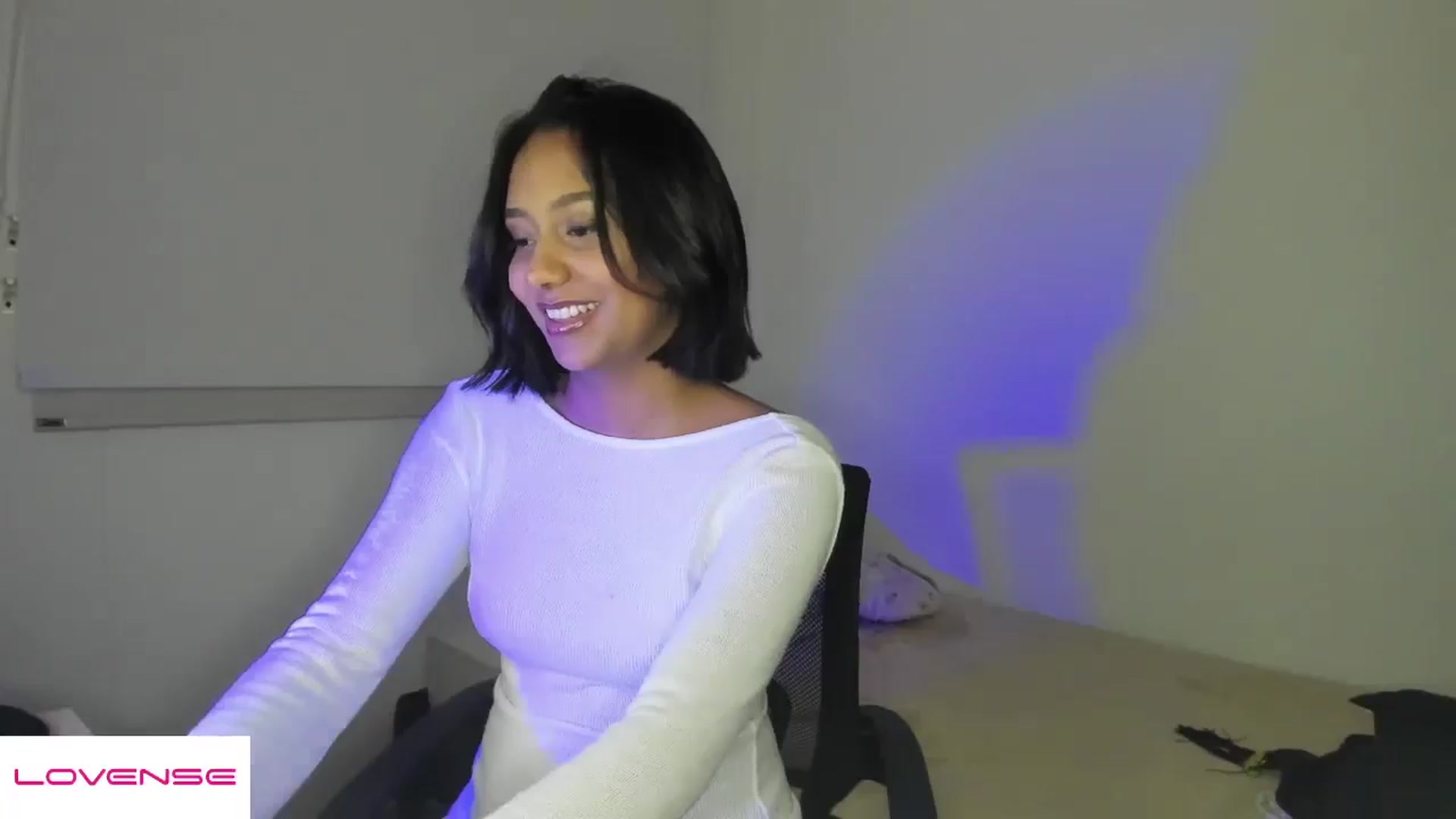 Gallery image thumbnail from AmyLeer_'s myfreecams stream on, 11/19/2025, 02:11 image 9 of 20