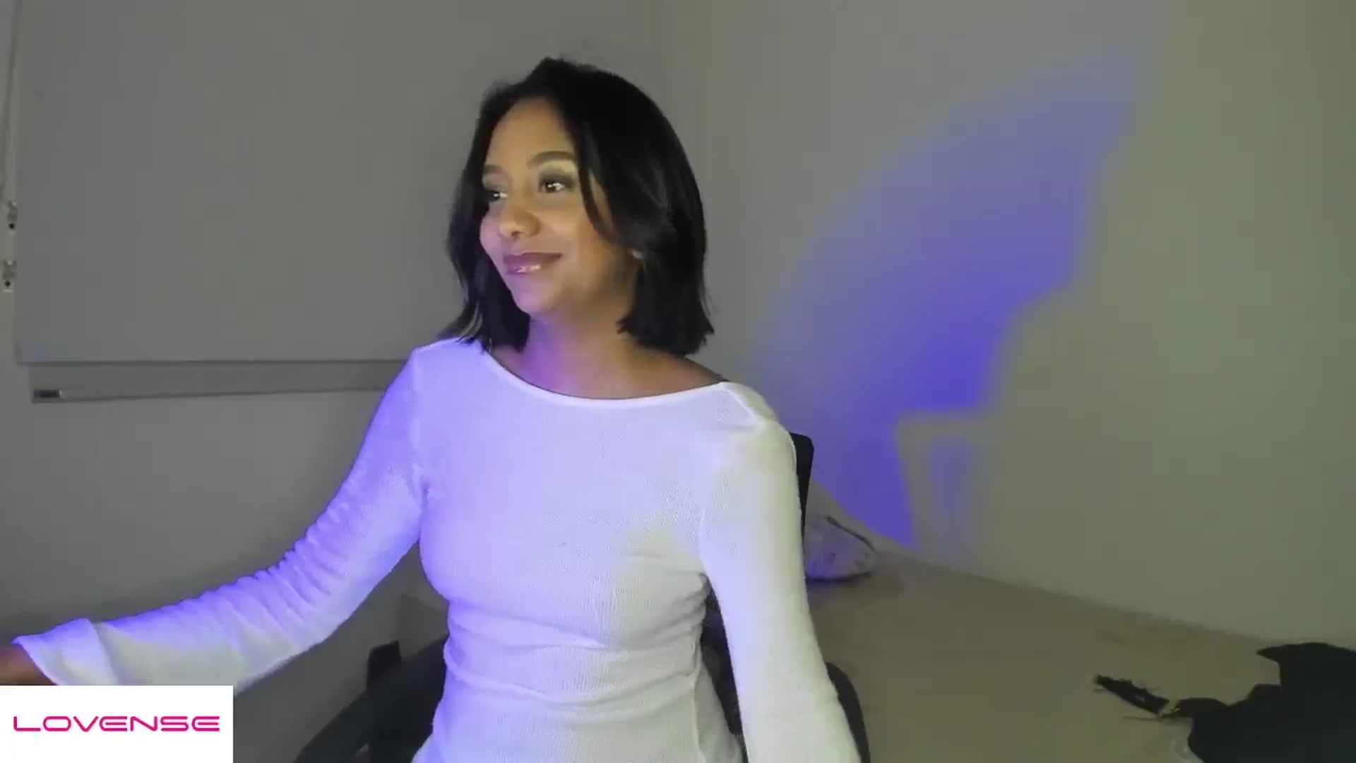 Gallery image thumbnail from AmyLeer_'s myfreecams stream on, 11/19/2025, 02:11 image 10 of 20