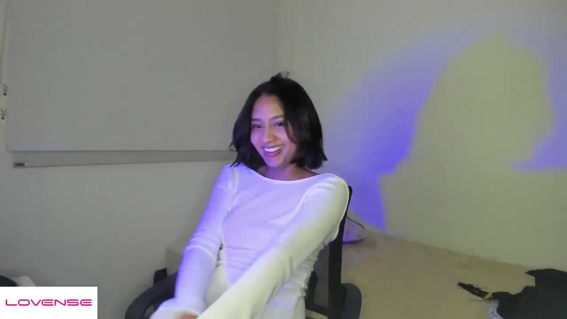 Gallery image thumbnail from AmyLeer_'s myfreecams stream on, 11/19/2025, 02:11 image 4 of 20