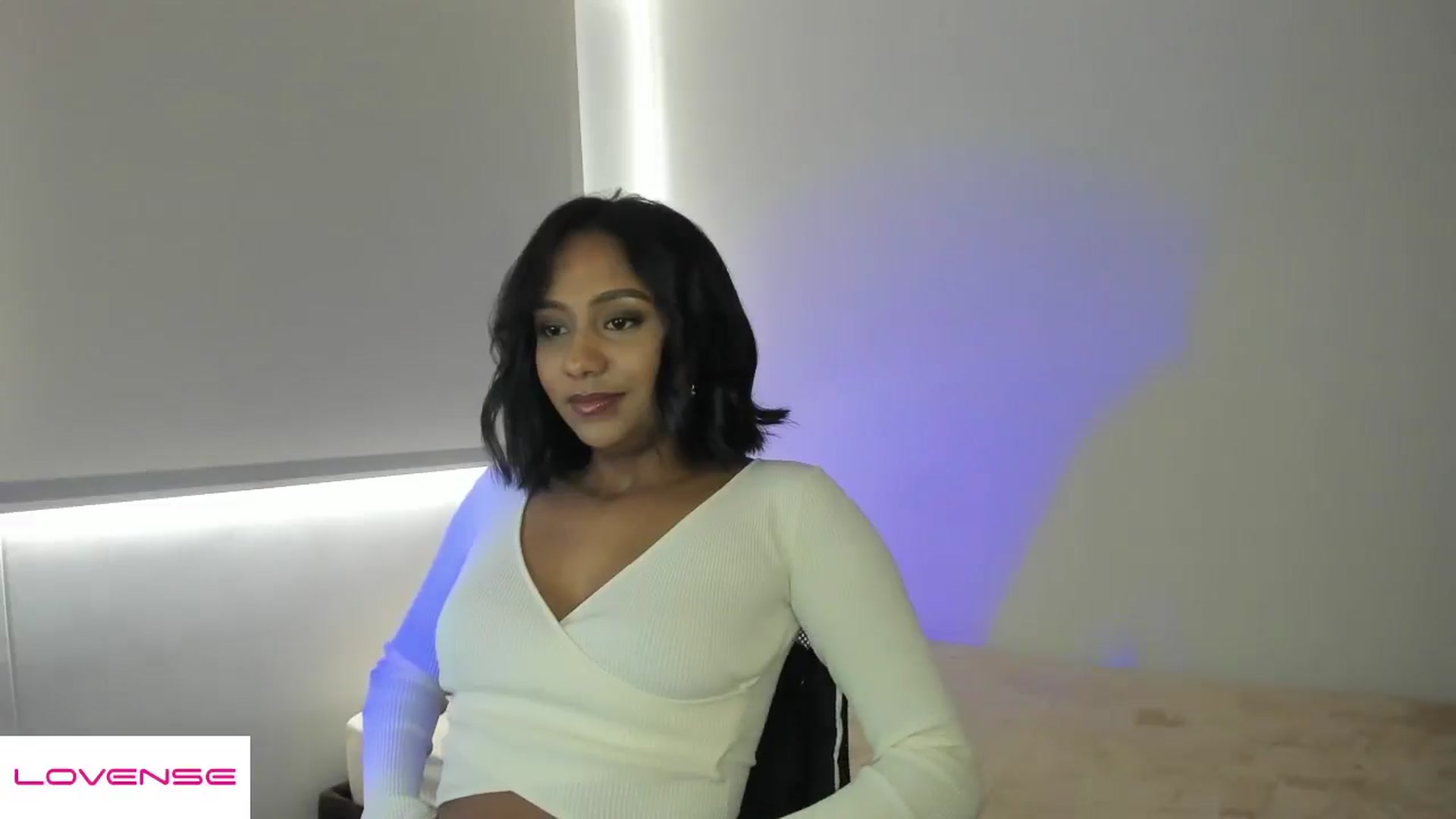 Gallery image thumbnail from AmyLeer_'s myfreecams stream on, 12/03/2025, 18:59 image 4 of 20