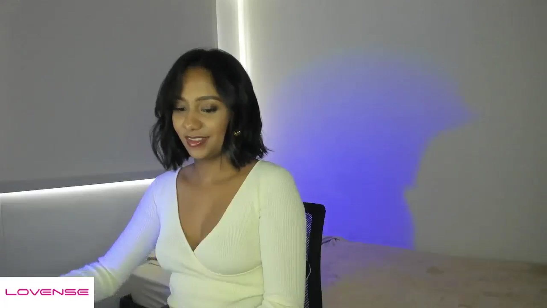 Gallery image thumbnail from AmyLeer_'s myfreecams stream on, 12/03/2025, 18:59 image 13 of 20
