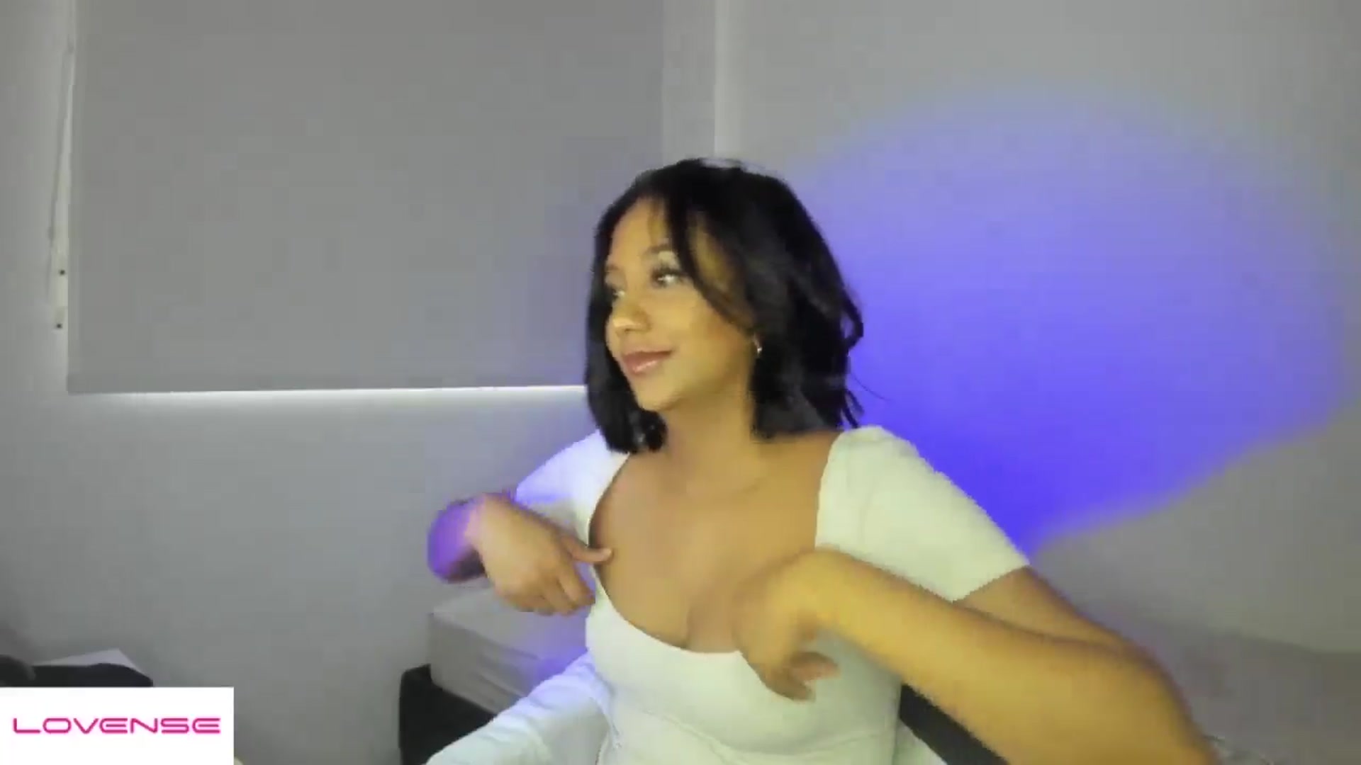 Gallery image thumbnail from AmyLeer_'s myfreecams stream on, 12/07/2025, 24:02 image 7 of 20