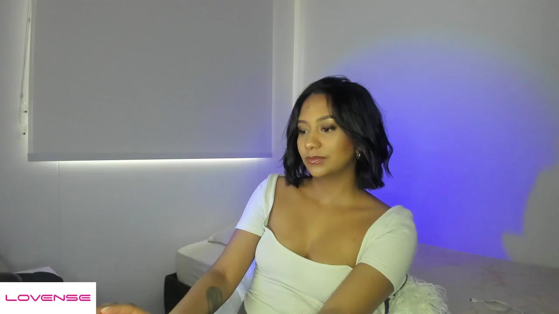 Gallery image thumbnail from AmyLeer_'s myfreecams stream on, 12/07/2025, 24:02 image 3 of 20
