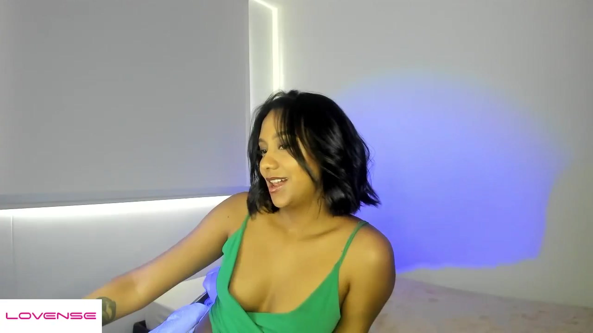 Gallery image thumbnail from AmyLeer_'s myfreecams stream on, 12/11/2025, 23:14 image 5 of 20