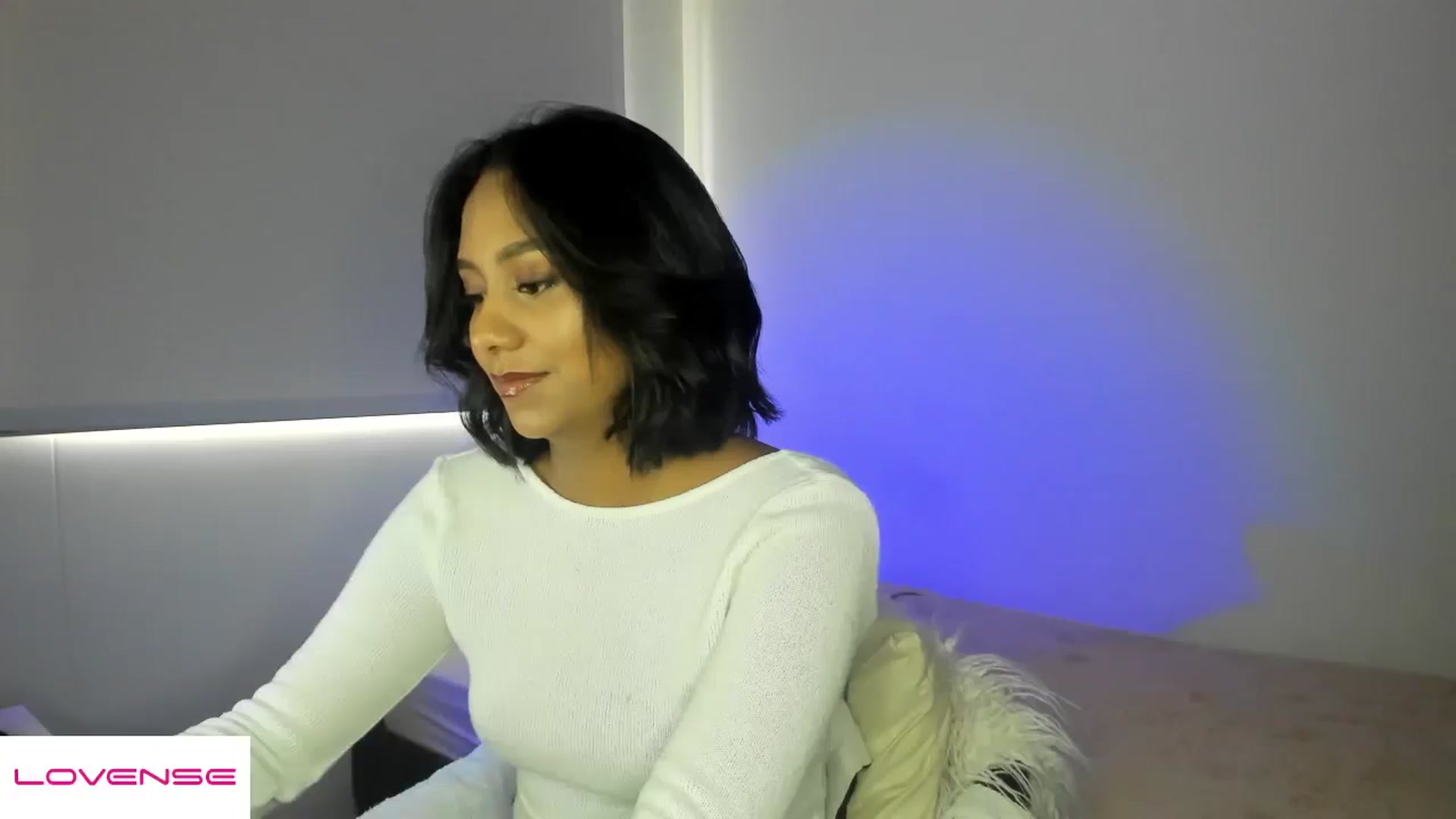 Gallery image thumbnail from AmyLeer_'s myfreecams stream on, 12/13/2025, 23:32 image 2 of 20