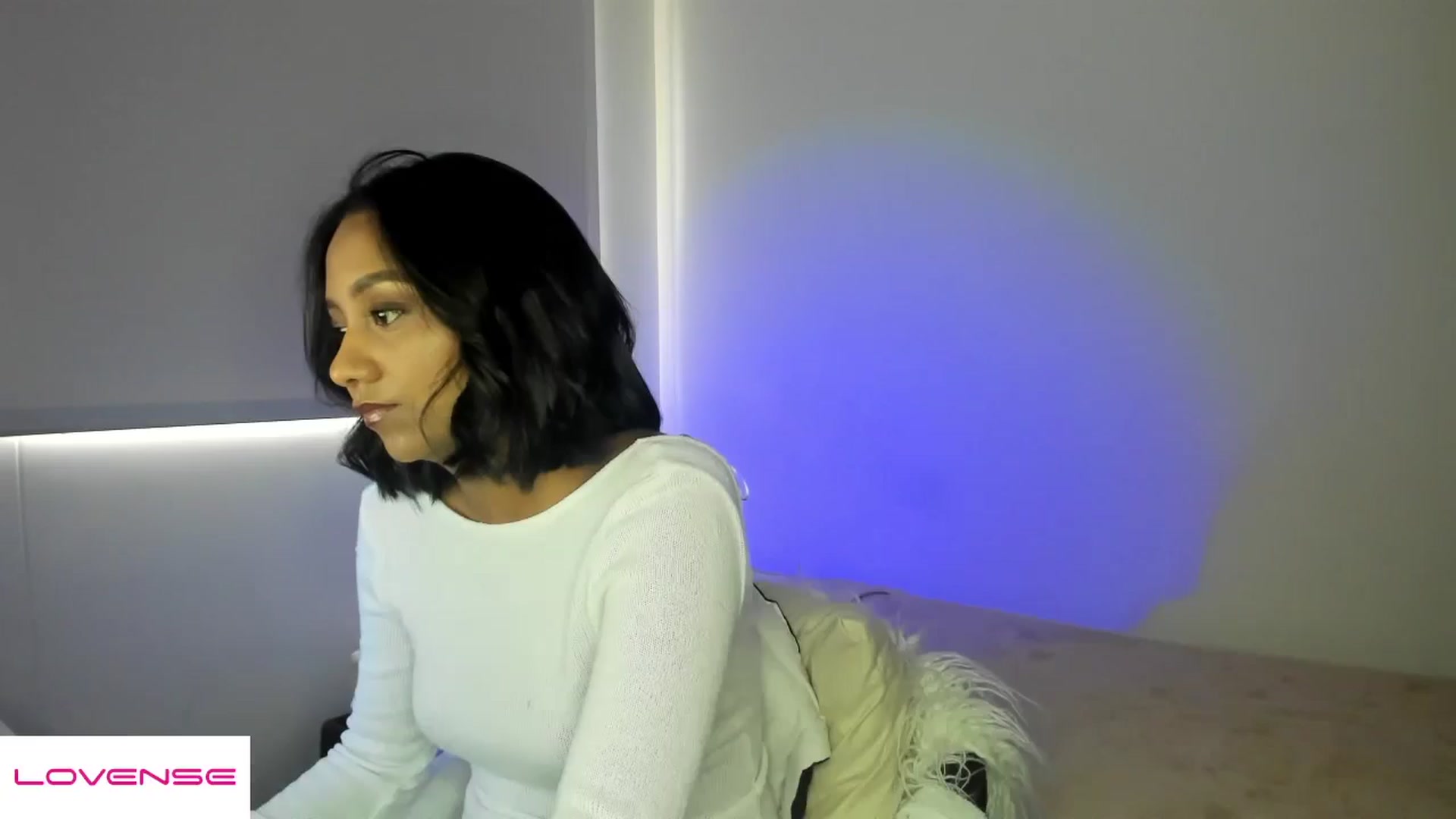 Gallery image thumbnail from AmyLeer_'s myfreecams stream on, 12/13/2025, 23:32 image 3 of 20