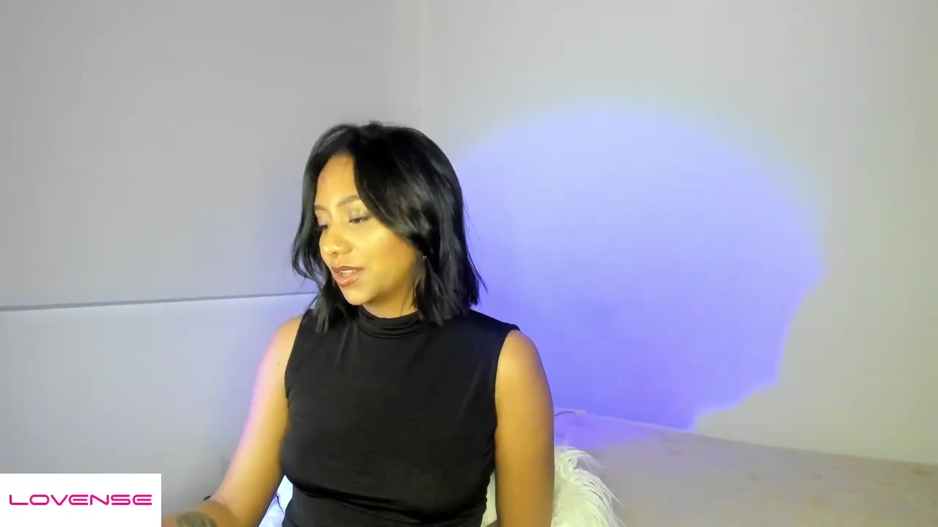 Gallery image thumbnail from AmyLeer_'s myfreecams stream on, 12/15/2025, 24:01 image 4 of 20
