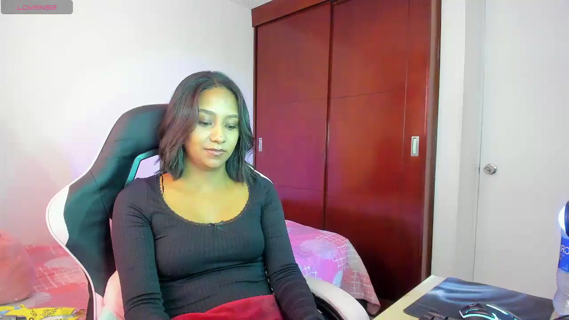 Gallery image thumbnail from AmyLeer_'s myfreecams stream on, 12/23/2025, 22:36 image 9 of 20