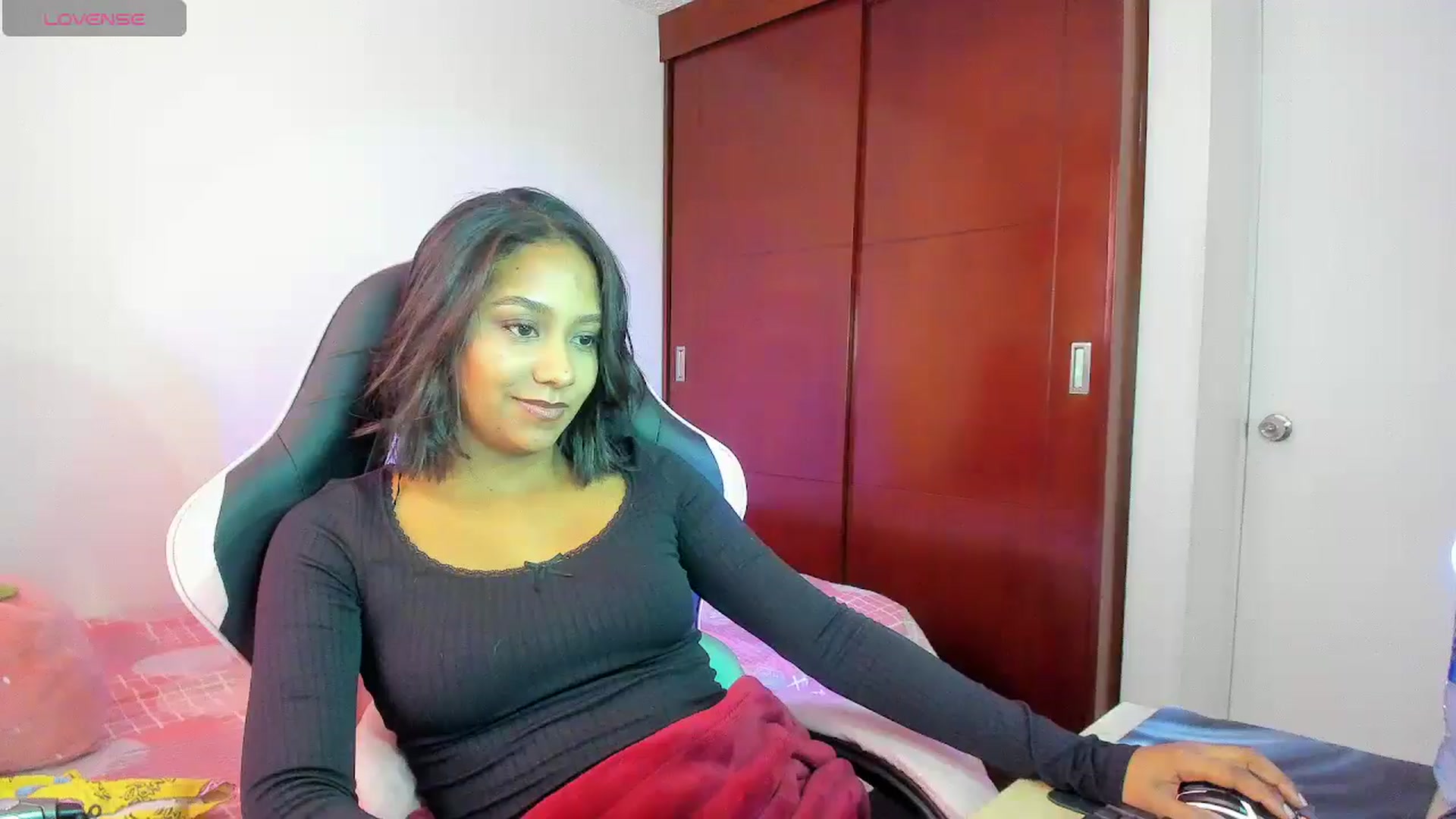 Gallery image thumbnail from AmyLeer_'s myfreecams stream on, 12/23/2025, 22:36 image 1 of 20