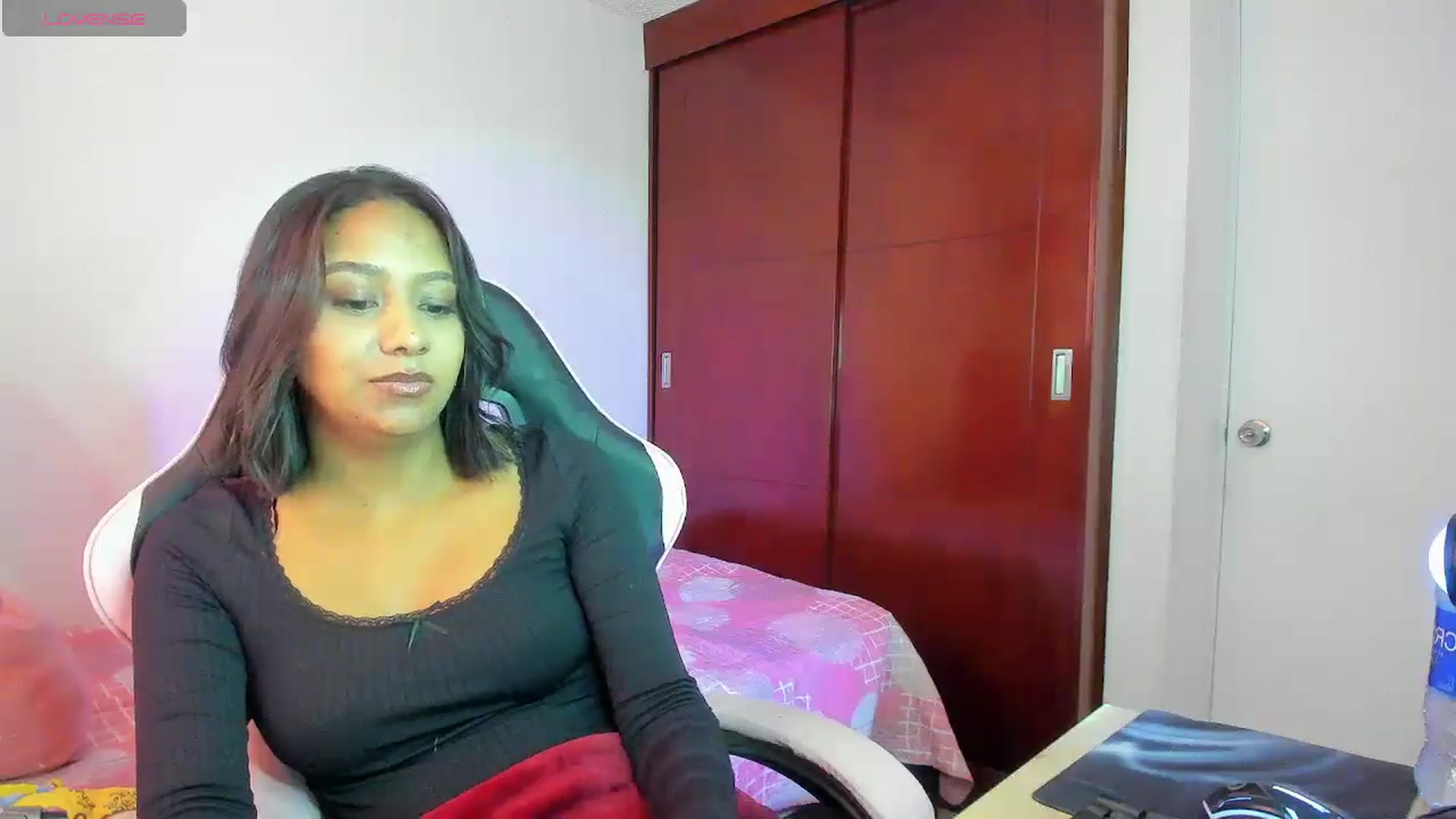 Gallery image thumbnail from AmyLeer_'s myfreecams stream on, 12/23/2025, 22:36 image 11 of 20