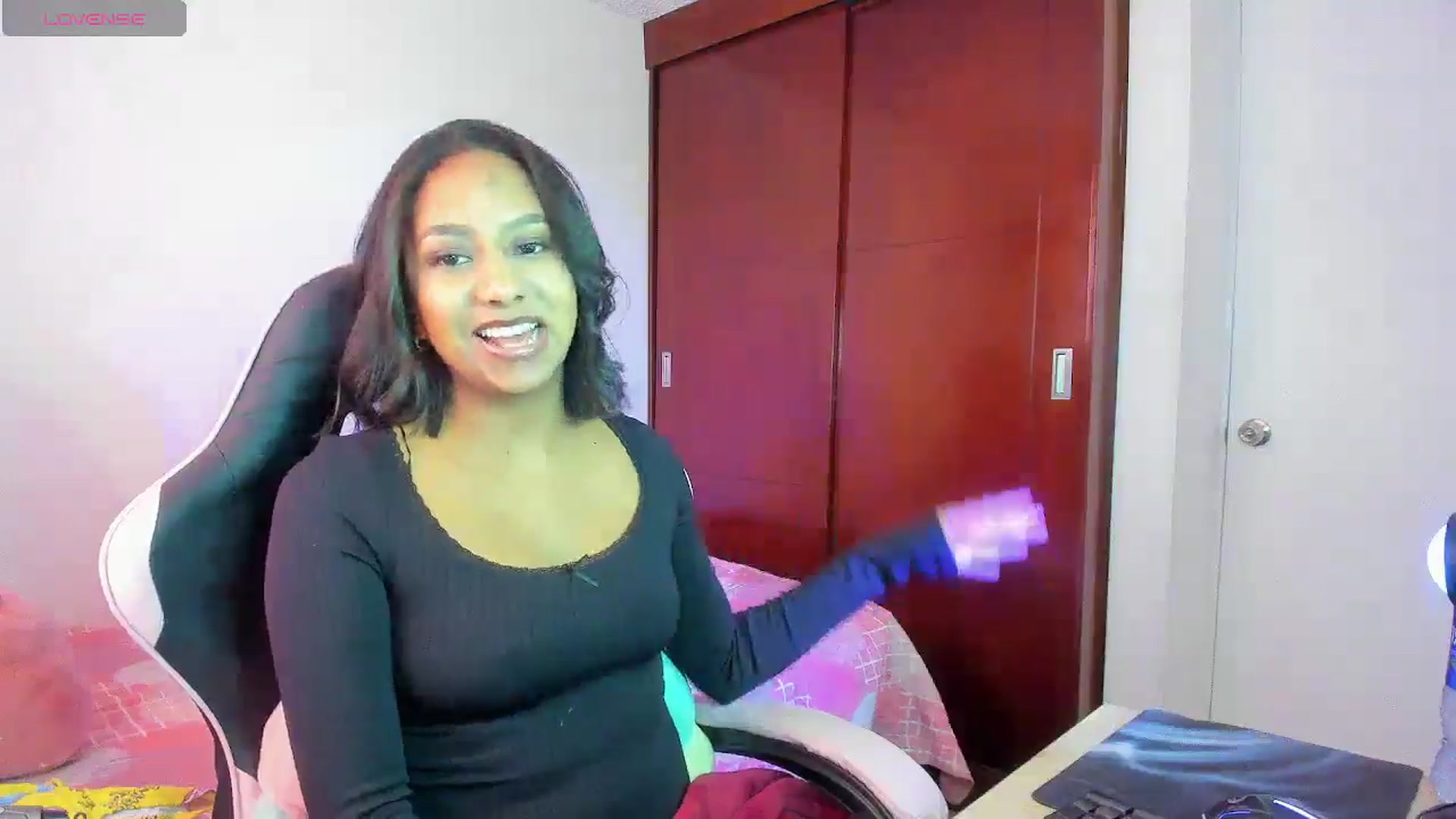 Gallery image thumbnail from AmyLeer_'s myfreecams stream on, 12/23/2025, 22:36 image 4 of 20