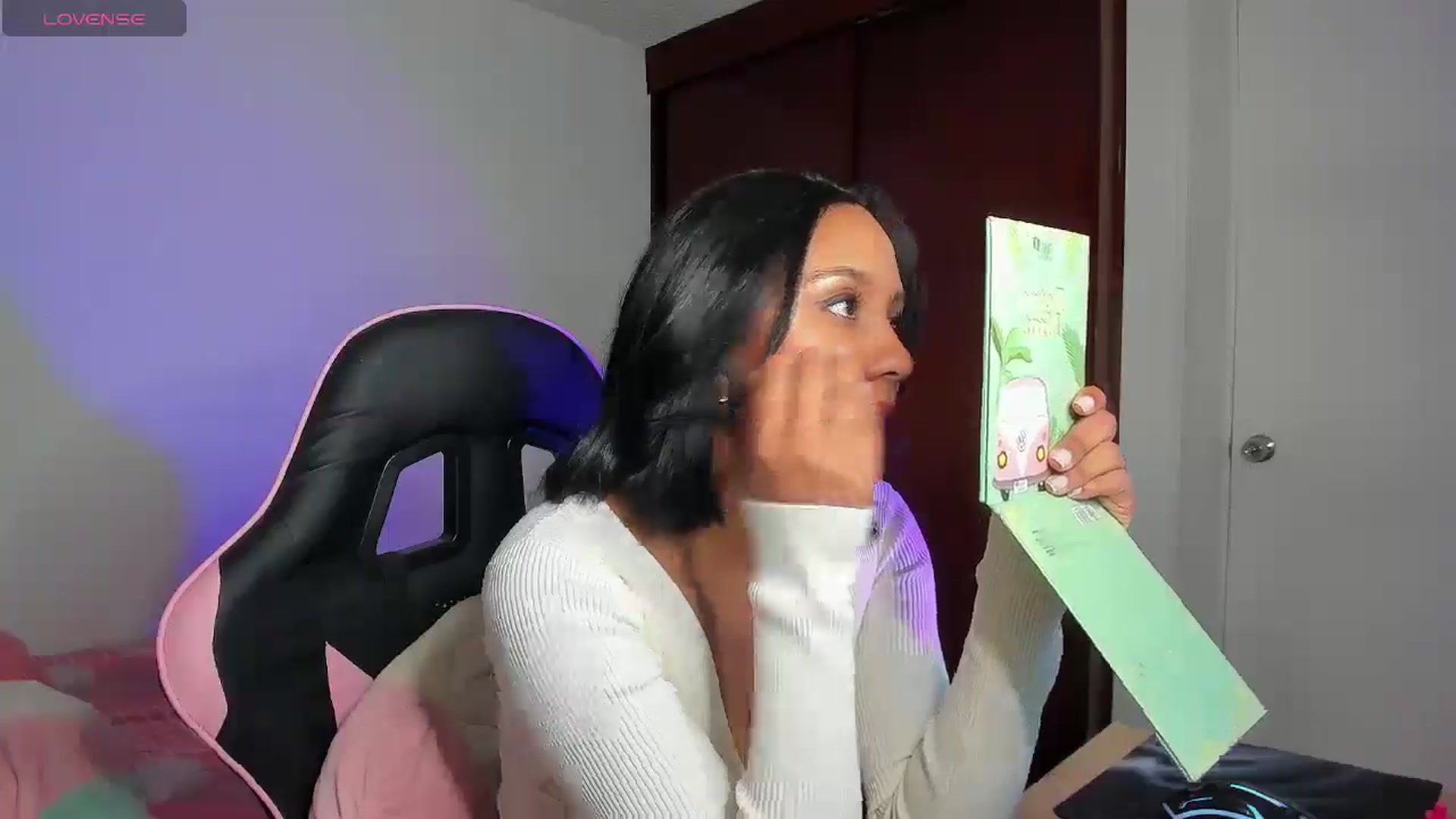 Gallery image thumbnail from AmyLeer_'s myfreecams stream on, 12/28/2025, 23:57 image 15 of 20