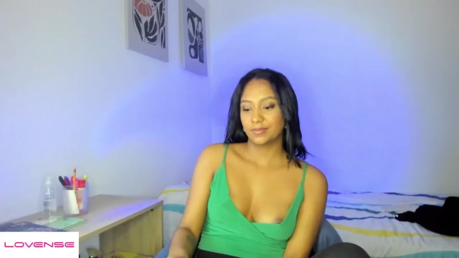 Gallery image thumbnail from AmyLeer_'s myfreecams stream on, 04/29/2026, 23:32 image 9 of 20