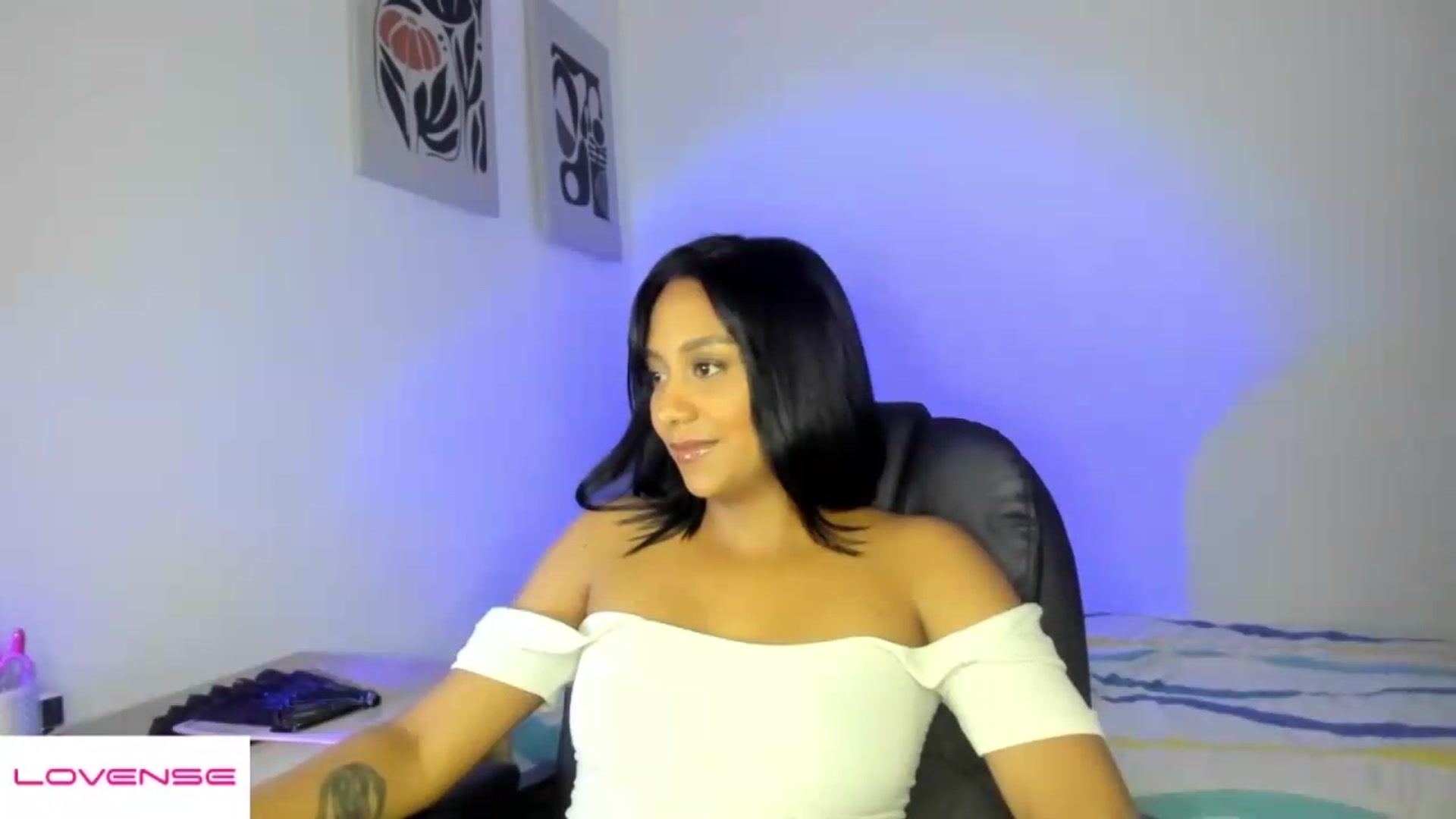 Gallery image thumbnail from AmyLeer_'s myfreecams stream on, 05/25/2026, 23:55 image 14 of 20