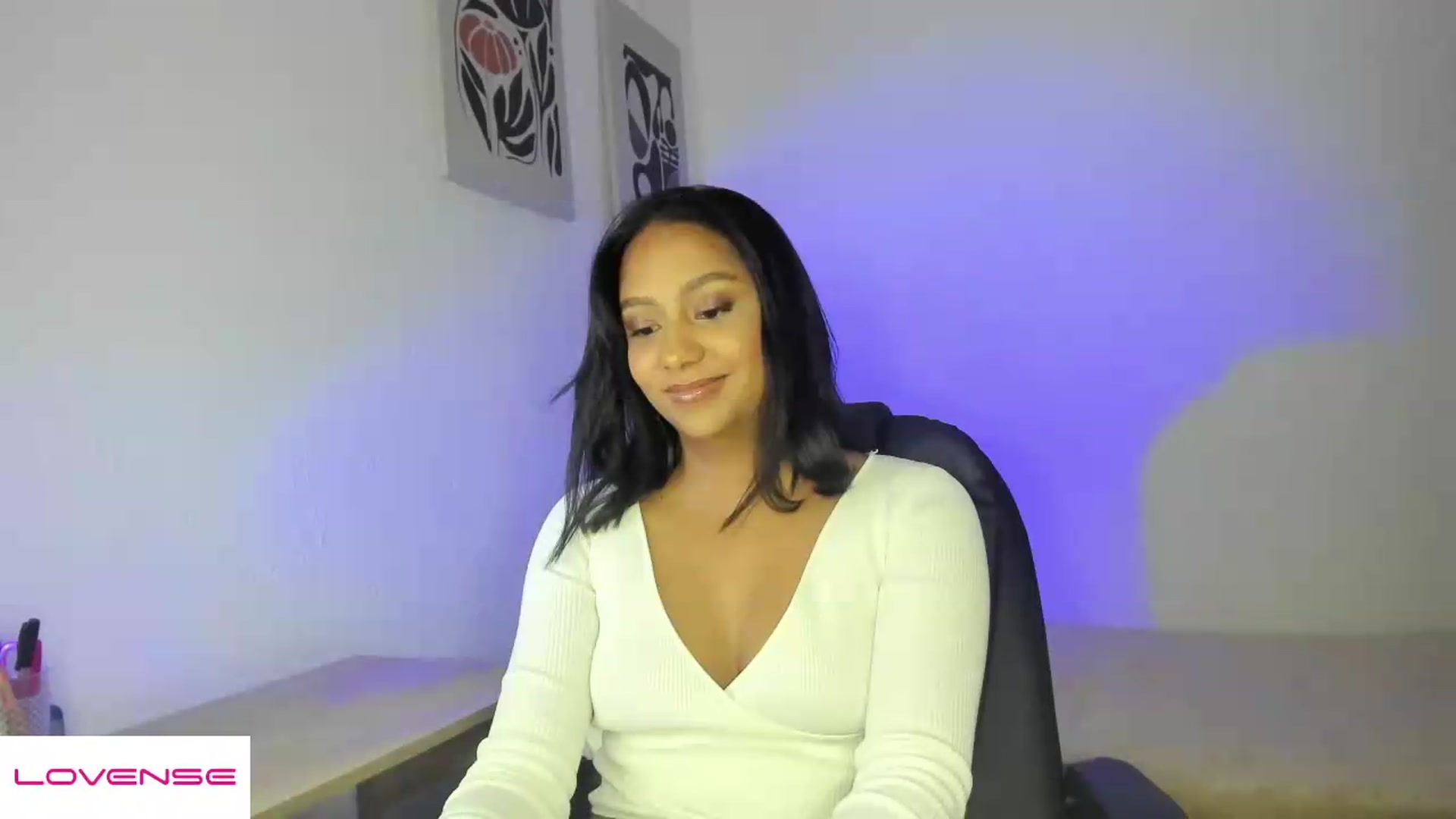 Gallery image thumbnail from AmyLeer_'s myfreecams stream on, 07/06/2026, 24:03 image 12 of 20