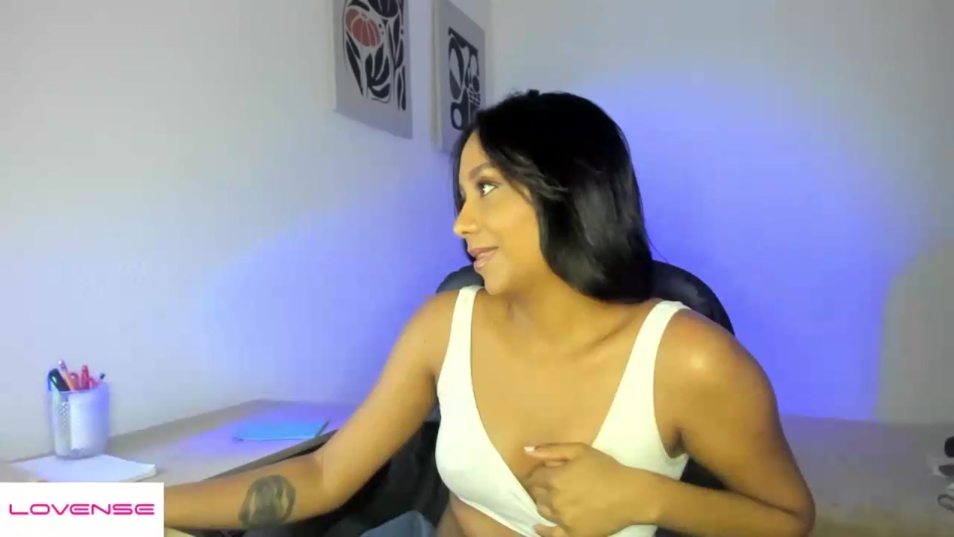 Gallery image thumbnail from AmyLeer_'s myfreecams stream on, 08/10/2026, 24:41 image 5 of 20