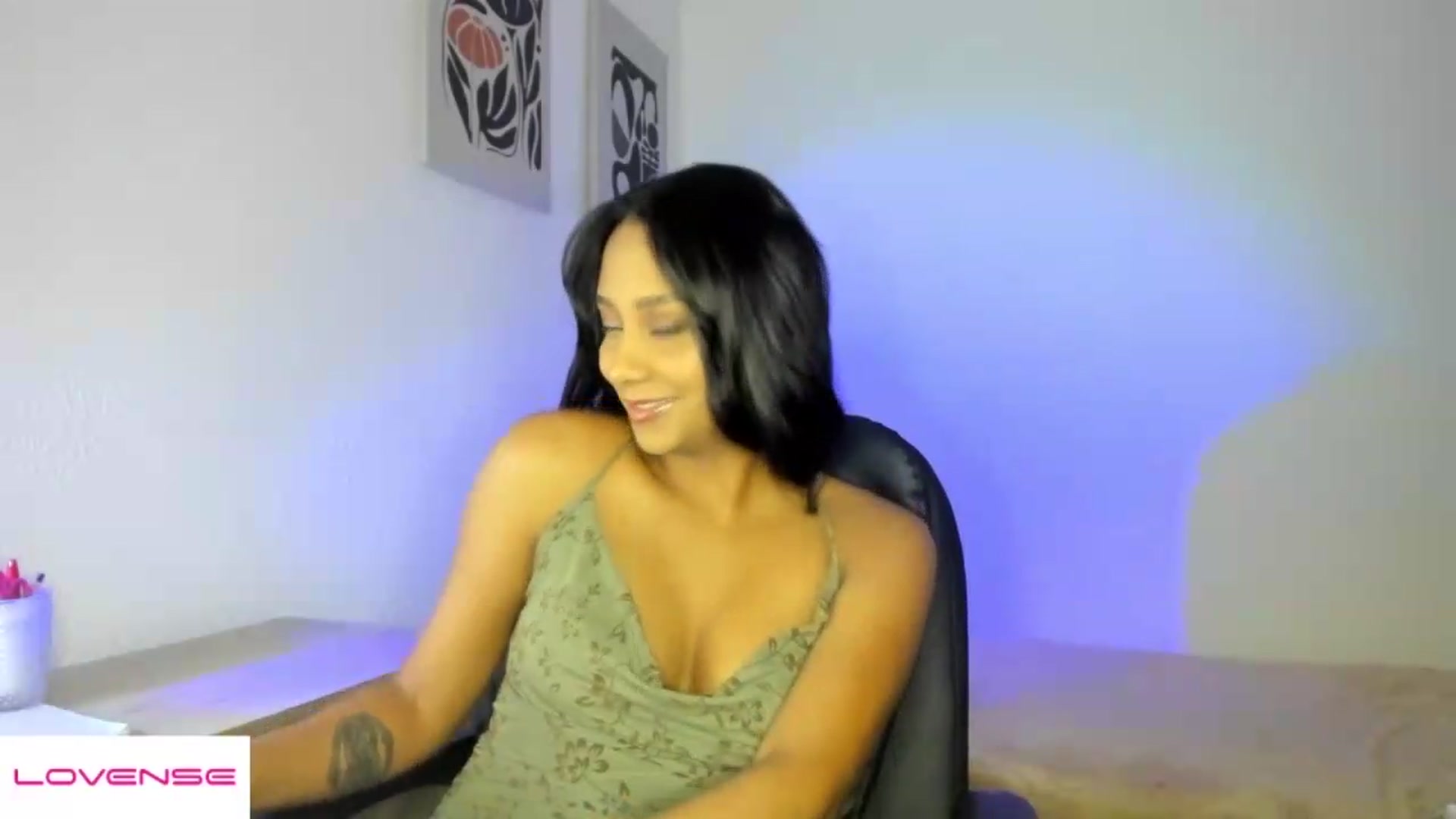 Gallery image thumbnail from AmyLeer_'s myfreecams stream on, 08/11/2026, 22:07 image 8 of 20