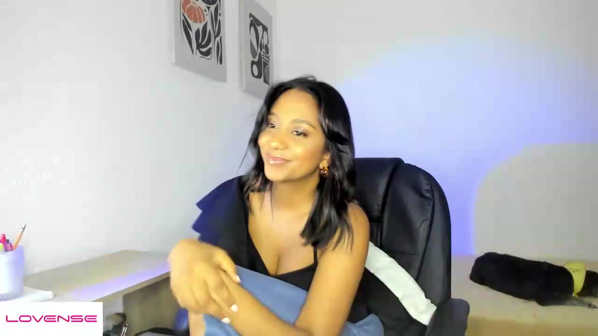 Gallery image thumbnail from AmyLeer_'s myfreecams stream on, 08/15/2026, 20:54 image 18 of 20
